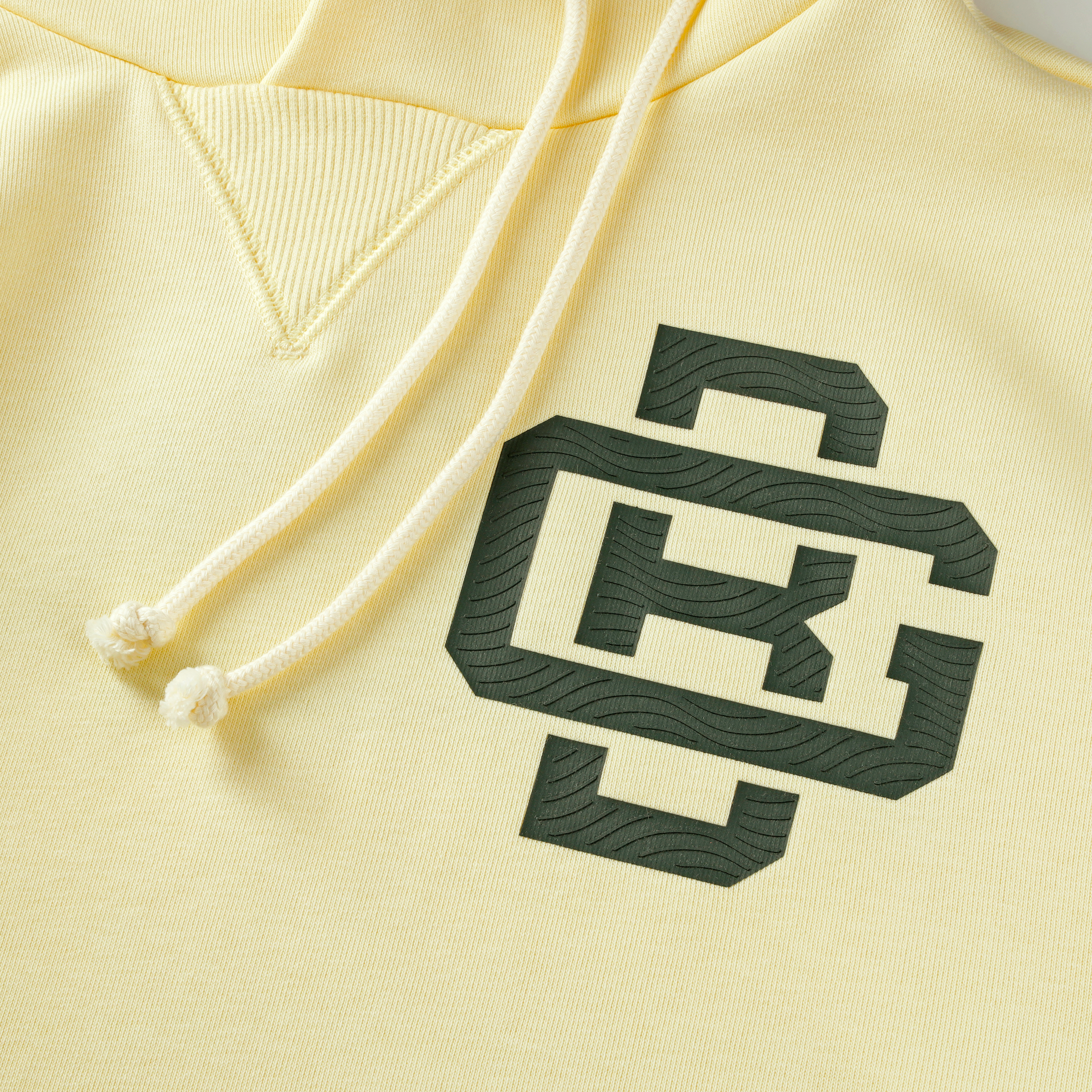 Women's Nike Cream Green Bay Packers 2026 Rivalries Collection Standard Issue Sideline Pullover Hoodie