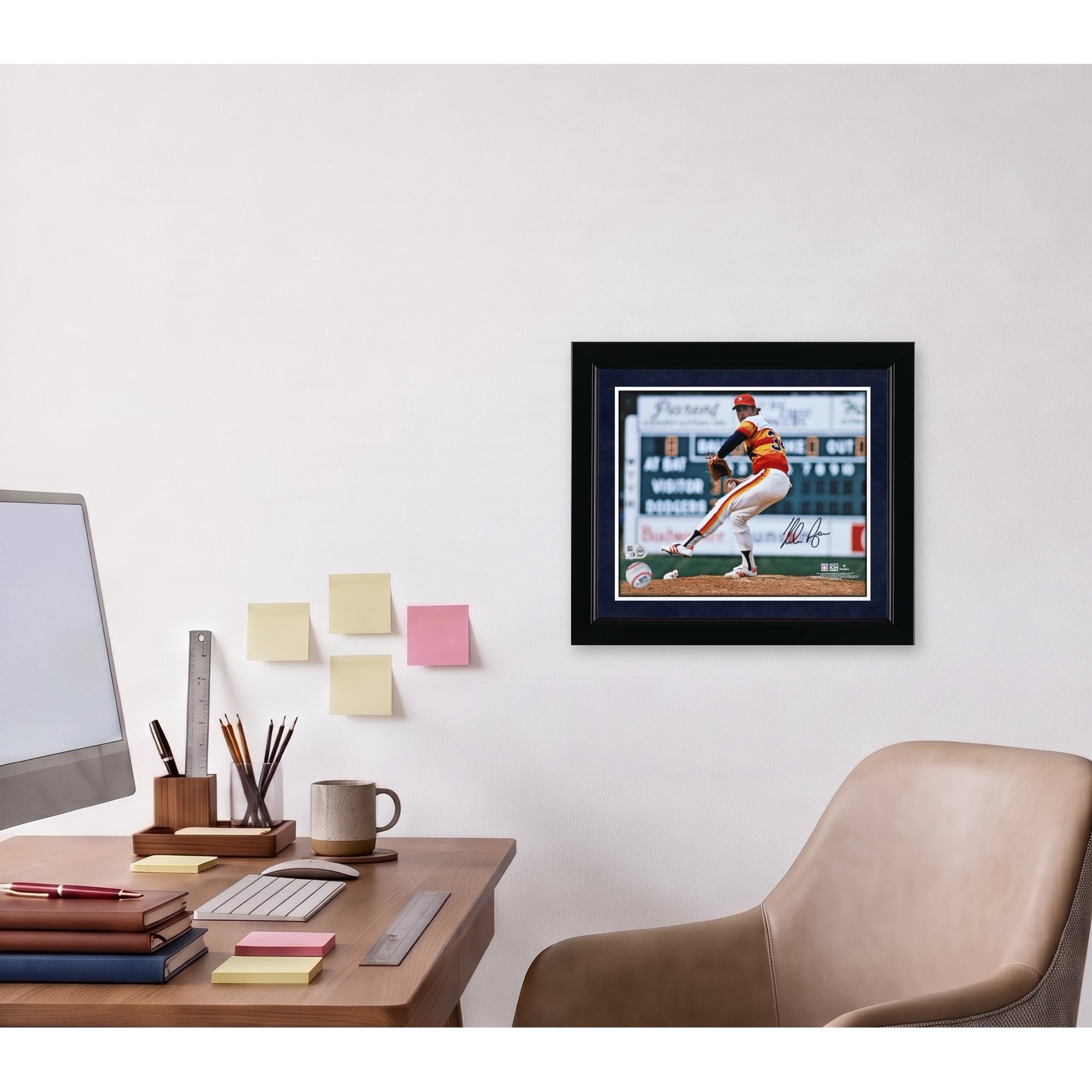 Maillot arc-en-ciel autographié de Nolan Ryan, lanceur des Astros de Houston (8" x 10")