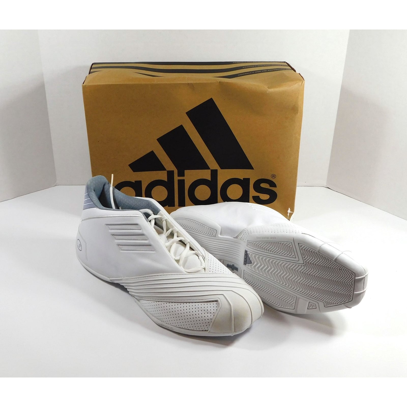 Adidas T-Mac Houston Rockets Basketball Shoes Step into excellence and legacy with the adidas TMAC 3  main image 3
