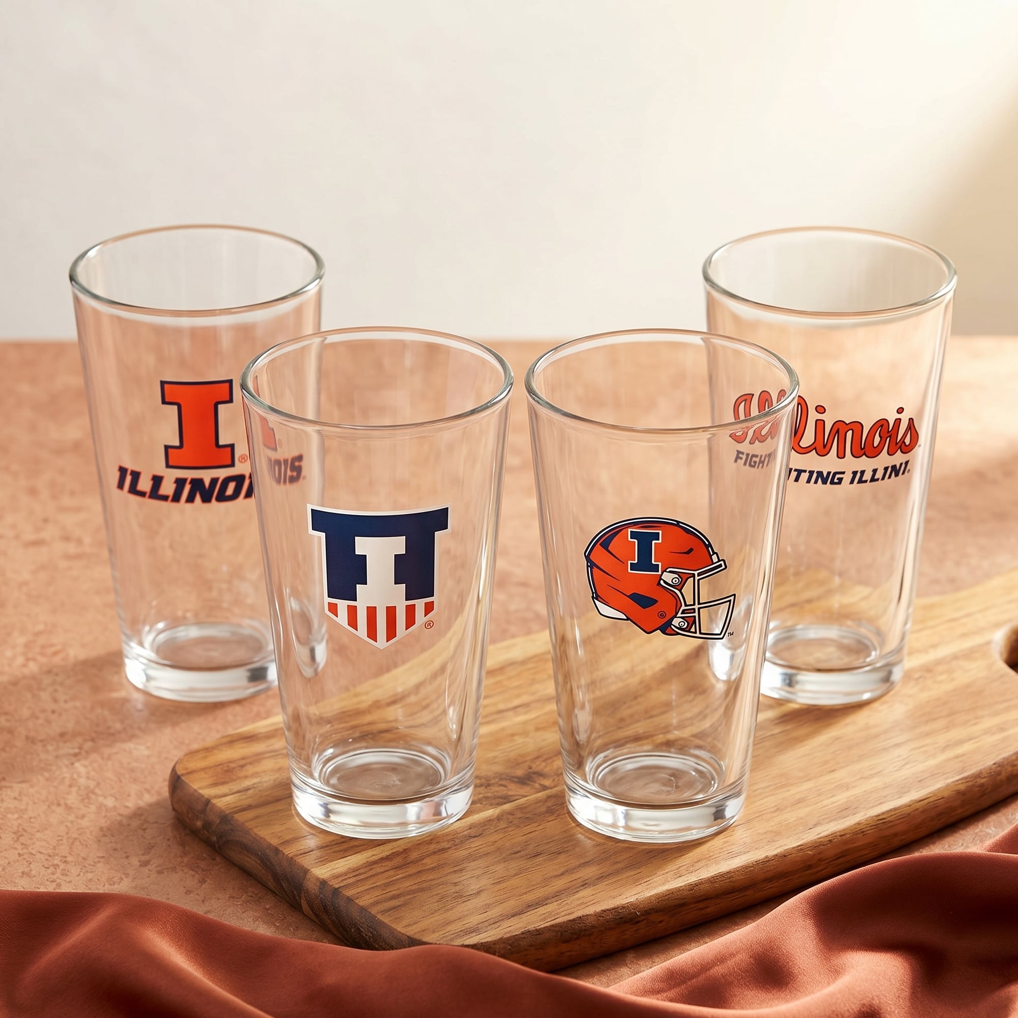 Ensemble de quatre verres à bière de collection Illinois Fighting Illini de 473 ml (16 oz).