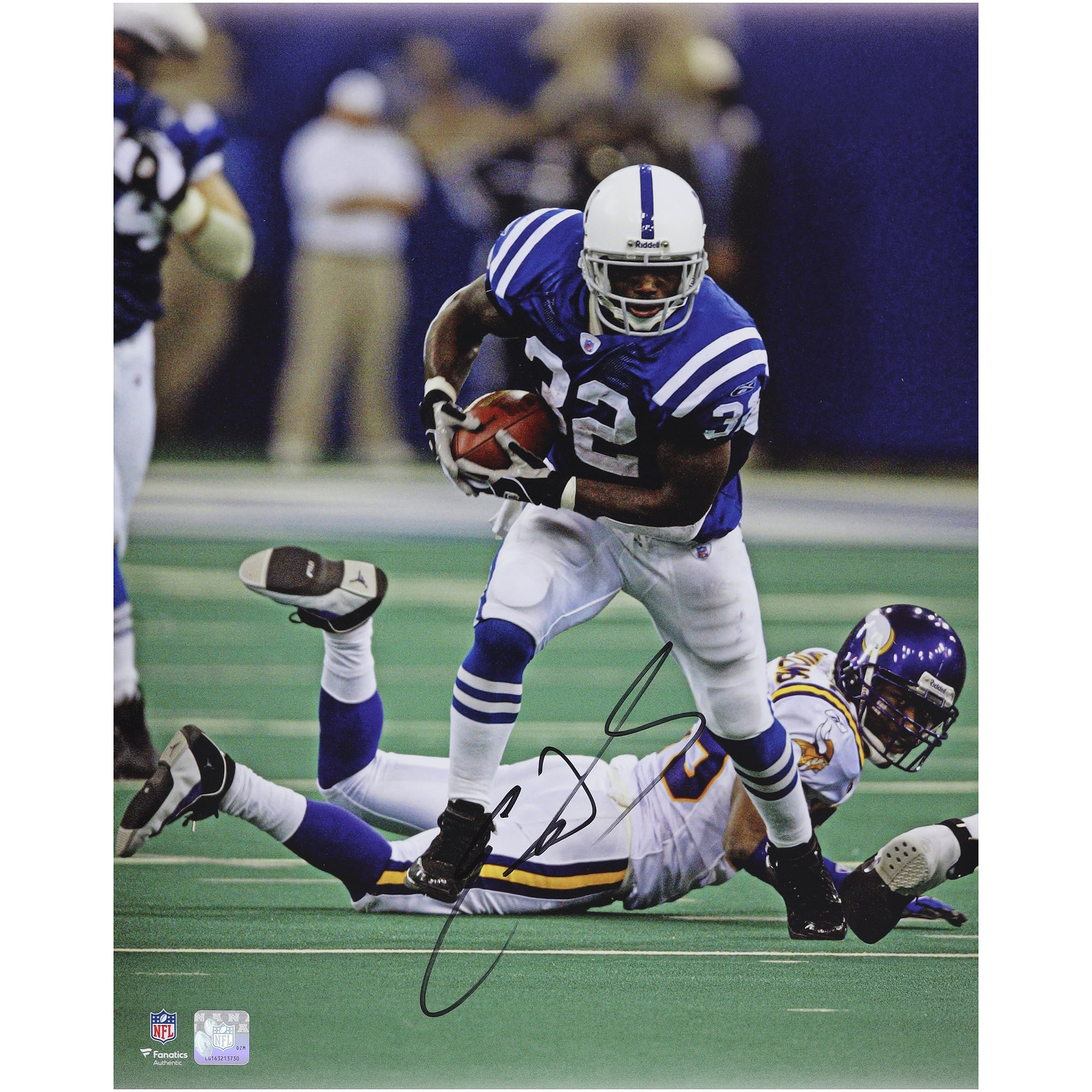 Photo dédicacée d'Edgerrin James (Indianapolis Colts) - 40 x 50 cm - le représentant courant avec le ballon contre les Minnesota Vikings