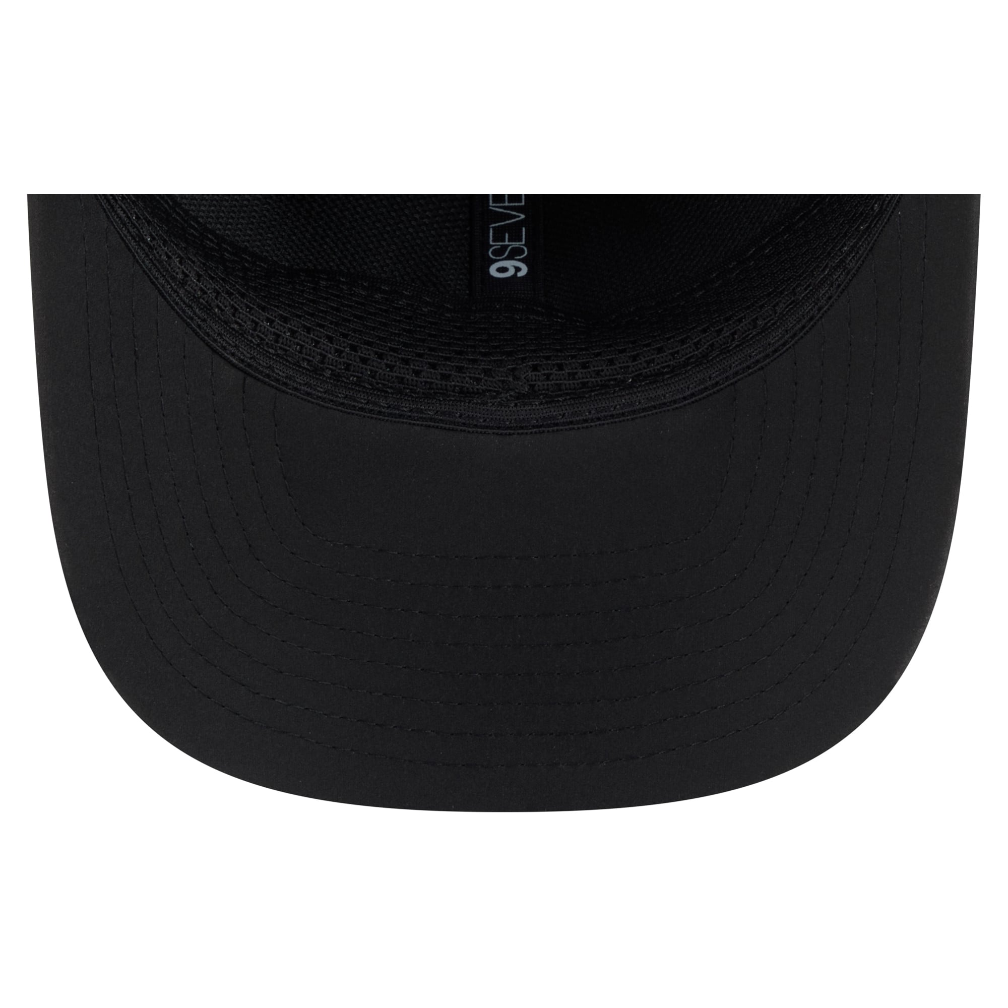 Men's New Era Black Indianapolis Colts 2026 Sideline 9SEVENTY Adjustable Hat