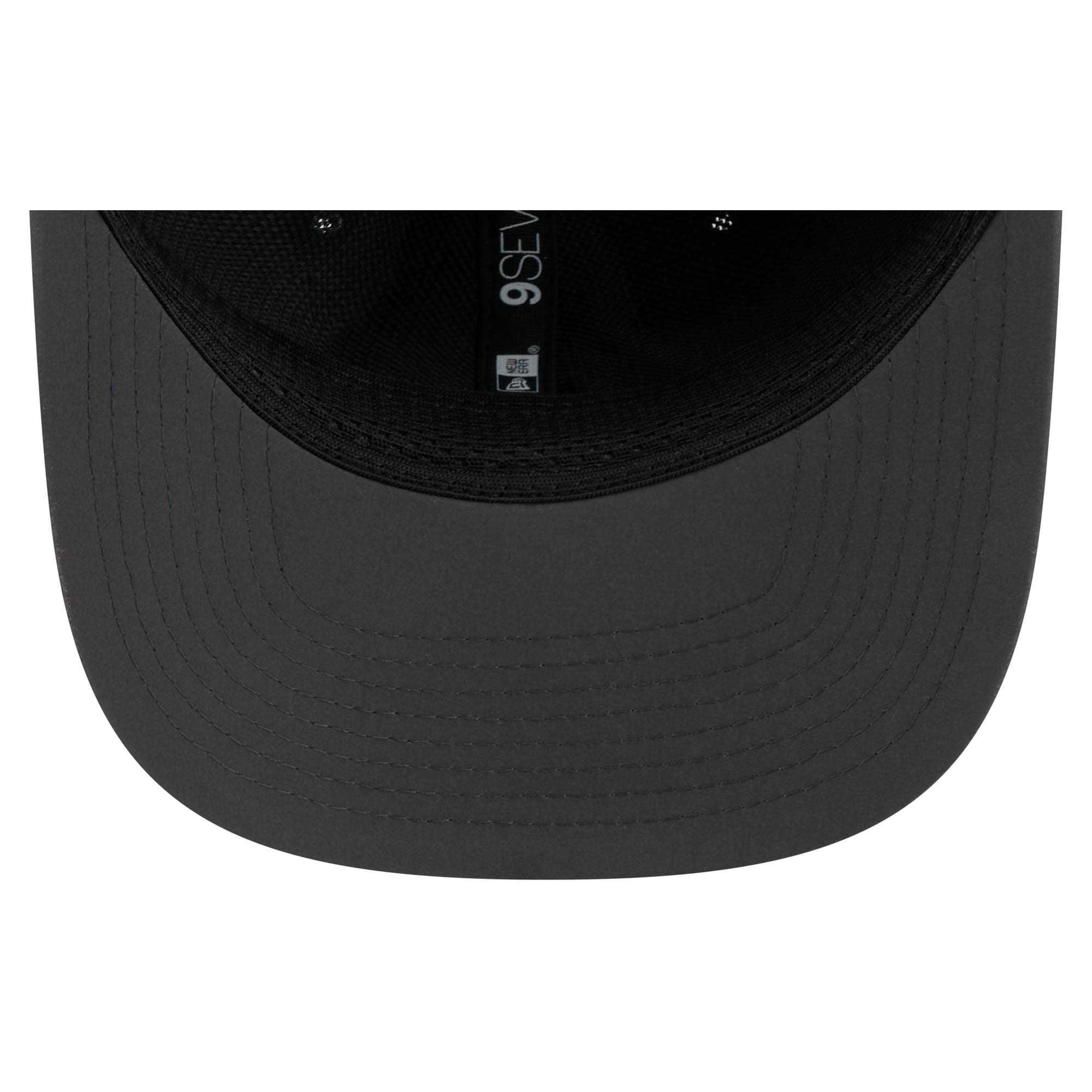 Casquette ajustable New Era Charcoal Indianapolis Colts 2026 Sideline pour temps froid 9SEVENTY