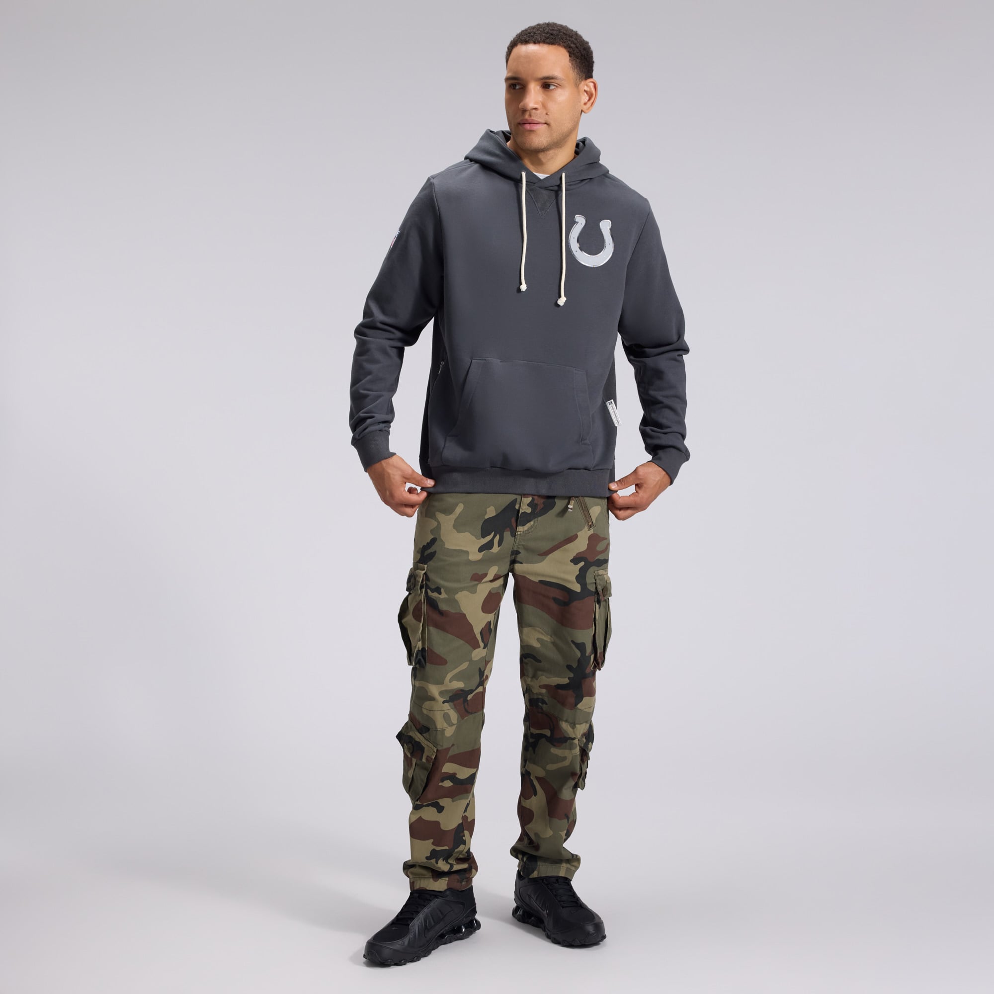 Men's Nike  Anthracite Indianapolis Colts 2026 Rivalries Collection Standard Issue Sideline Pullover Hoodie