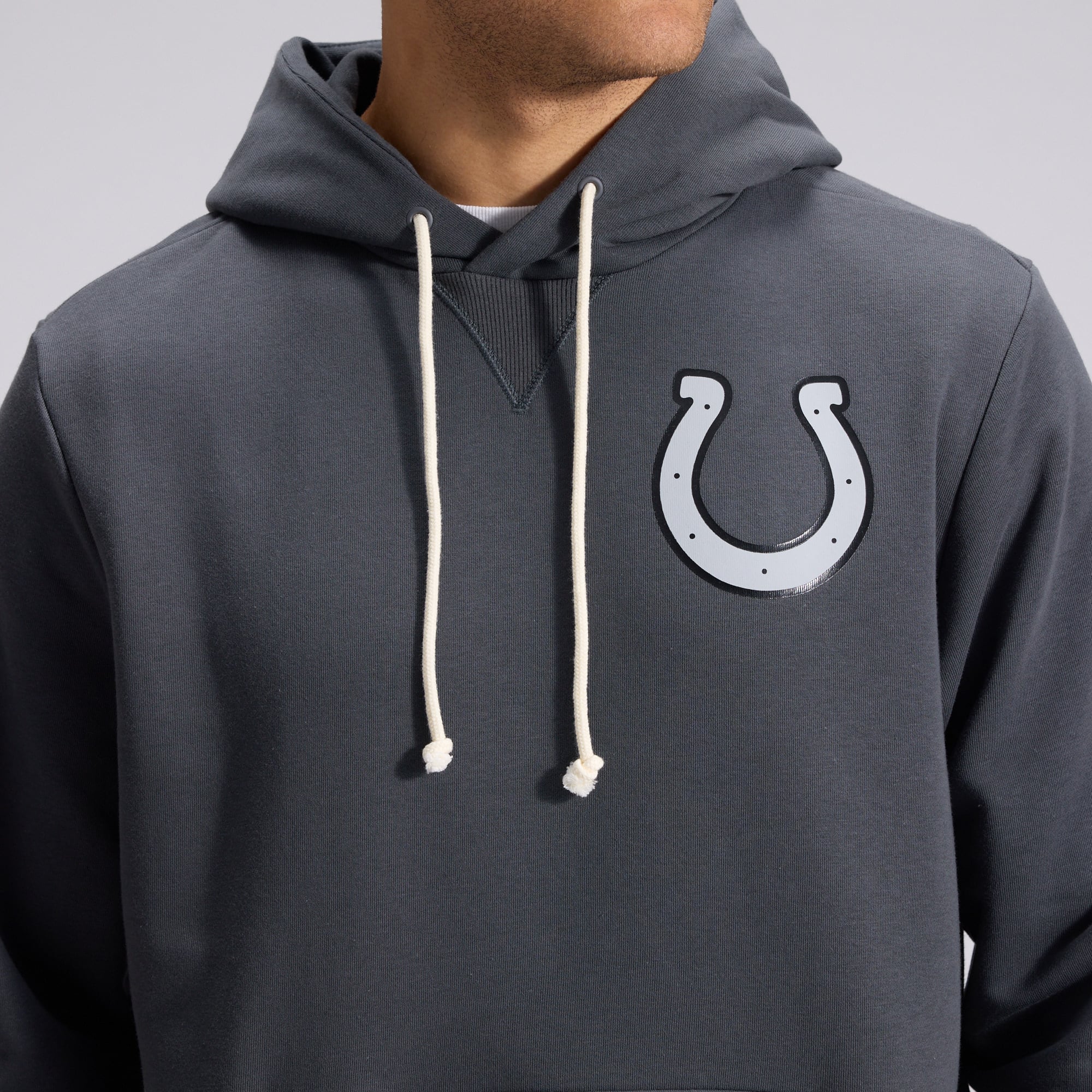 Sweat à capuche Nike Anthracite pour homme, collection Indianapolis Colts 2026 Rivalries, modèle standard.