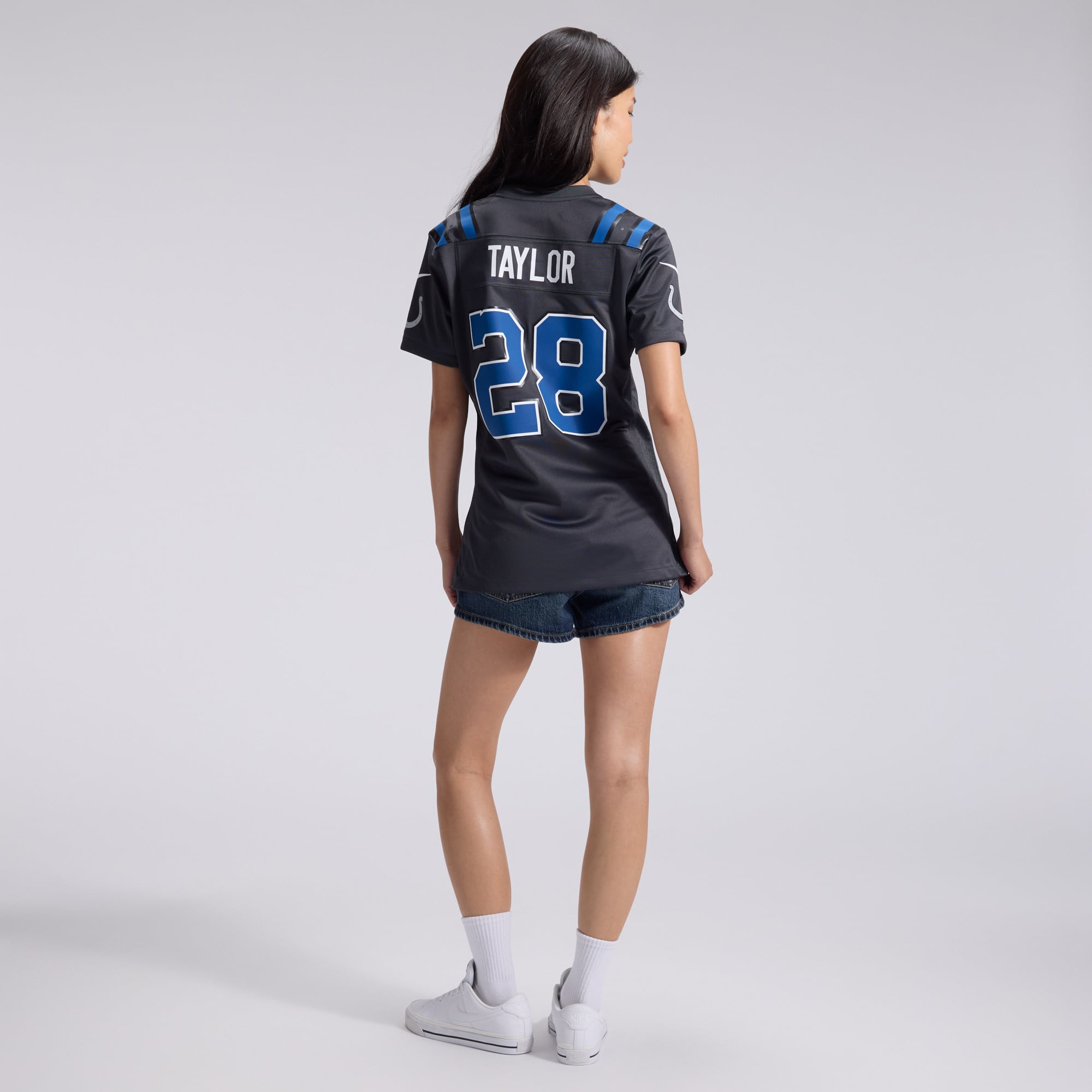 Maillot de match Nike Jonathan Taylor Anthracite pour femme, collection Indianapolis Colts 2026 Rivalries