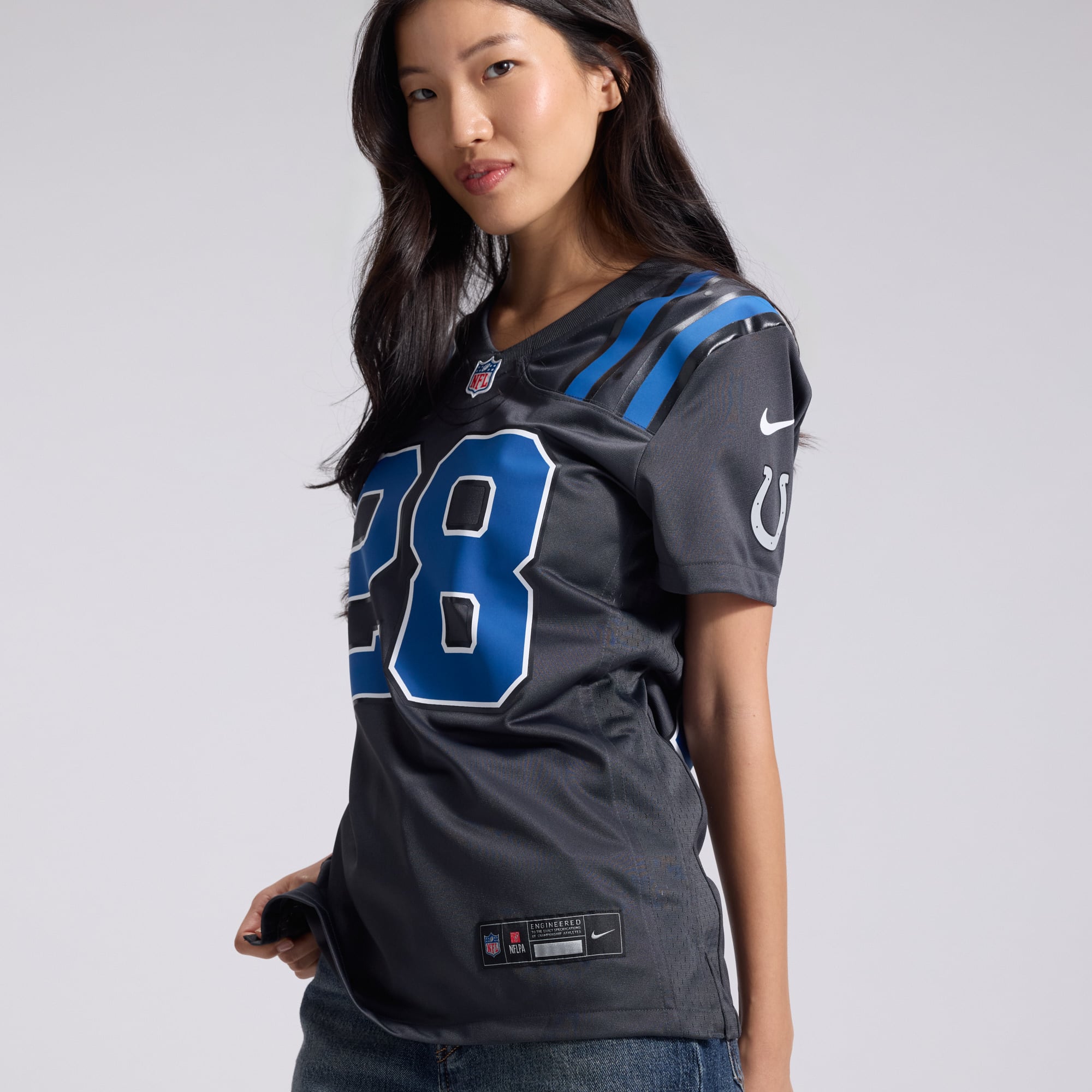 Maillot de match Nike Jonathan Taylor Anthracite pour femme, collection Indianapolis Colts 2026 Rivalries