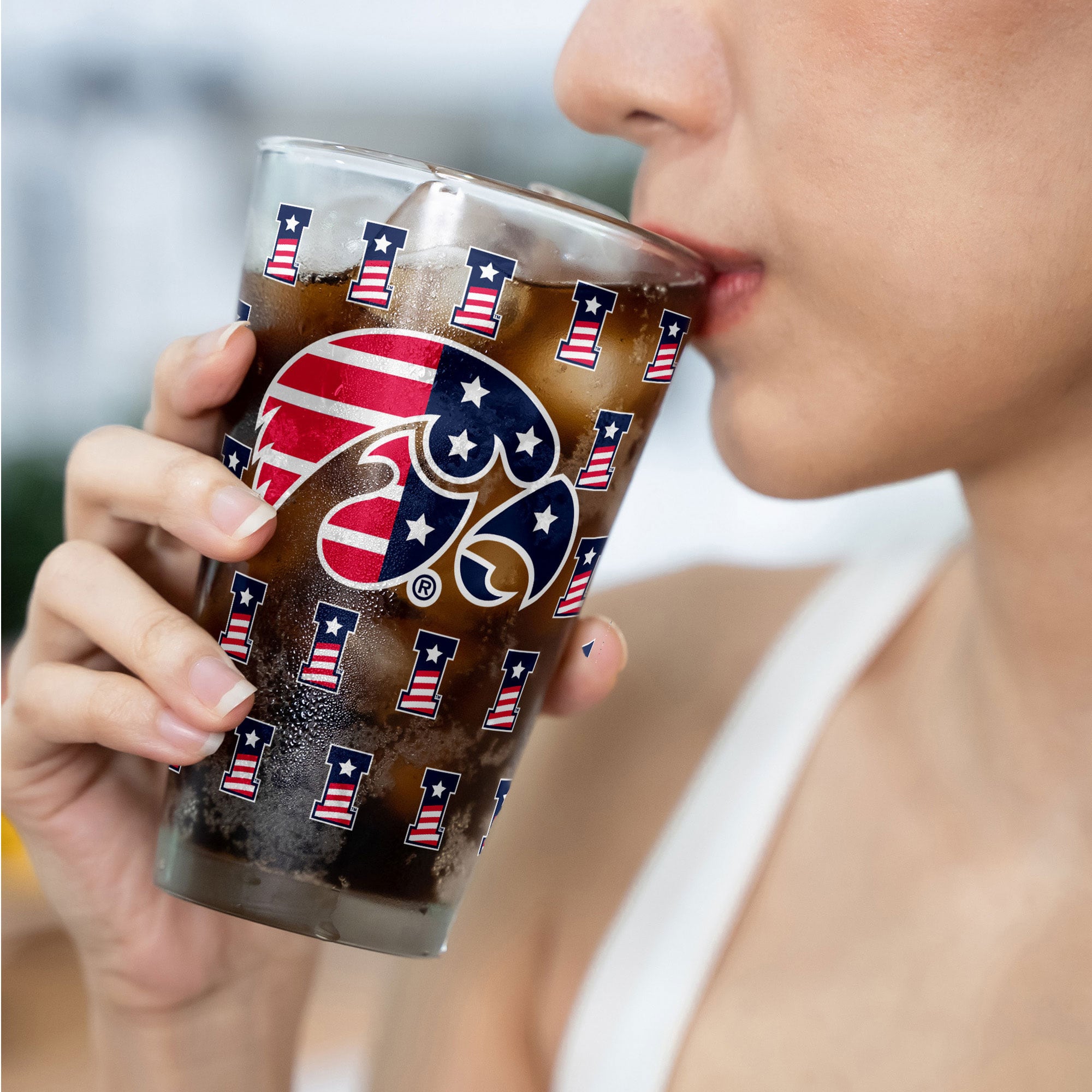 Iowa Hawkeyes Two-Pack 16oz. Americana Pint Glass Set