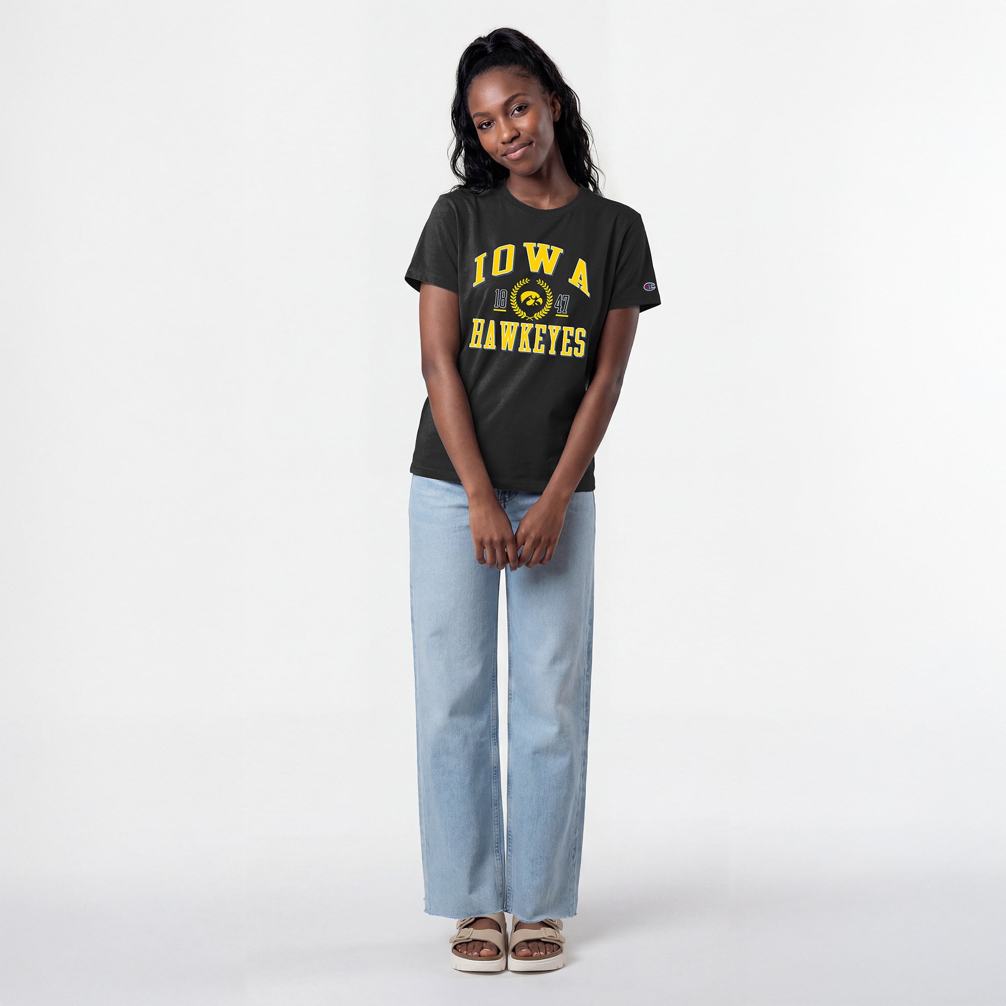 T-shirt de style vie noir champion des Iowa Hawkeyes pour femmes