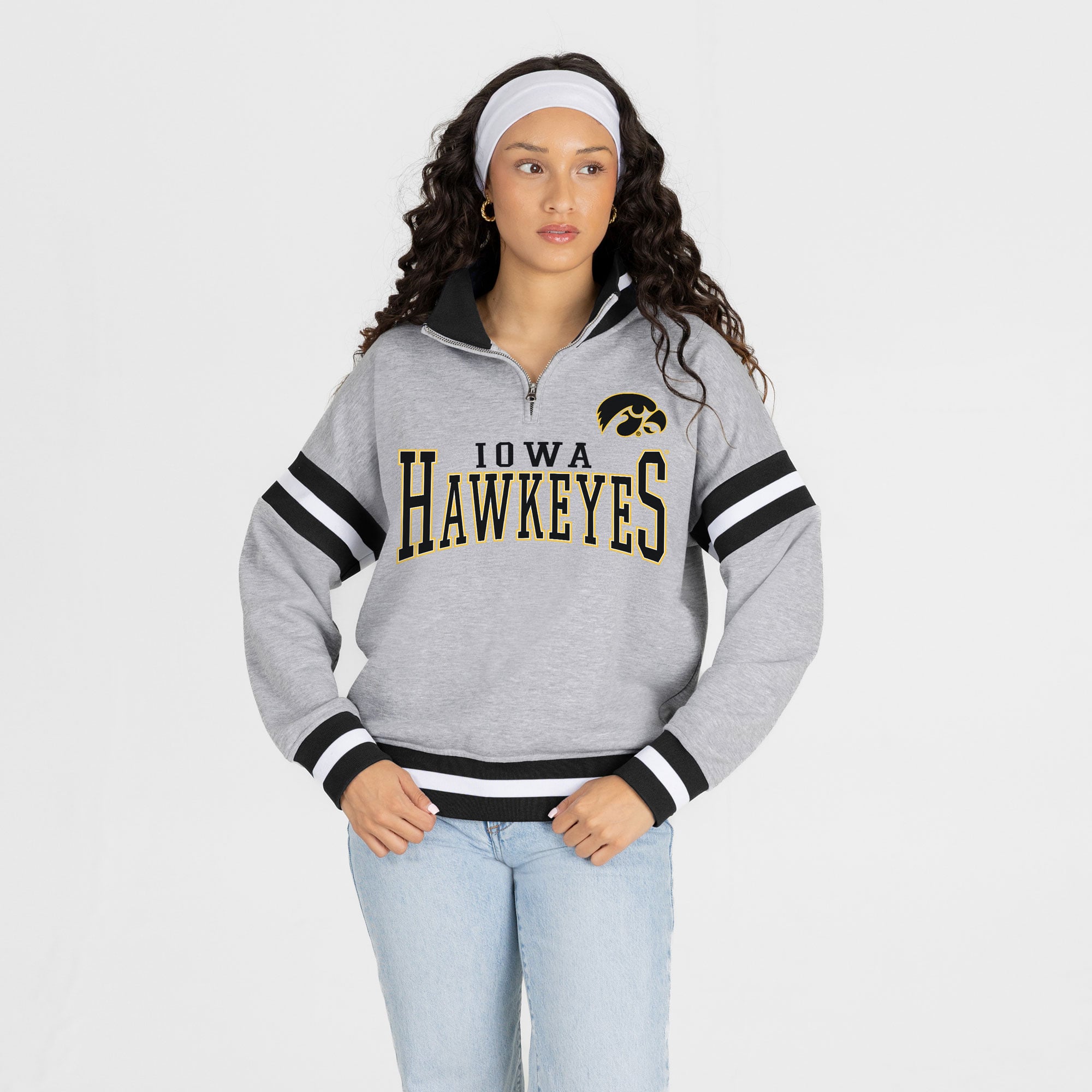 Pull à col zippé gris Iowa Hawkeyes « Hold the Line » pour femme, collection Gameday Couture