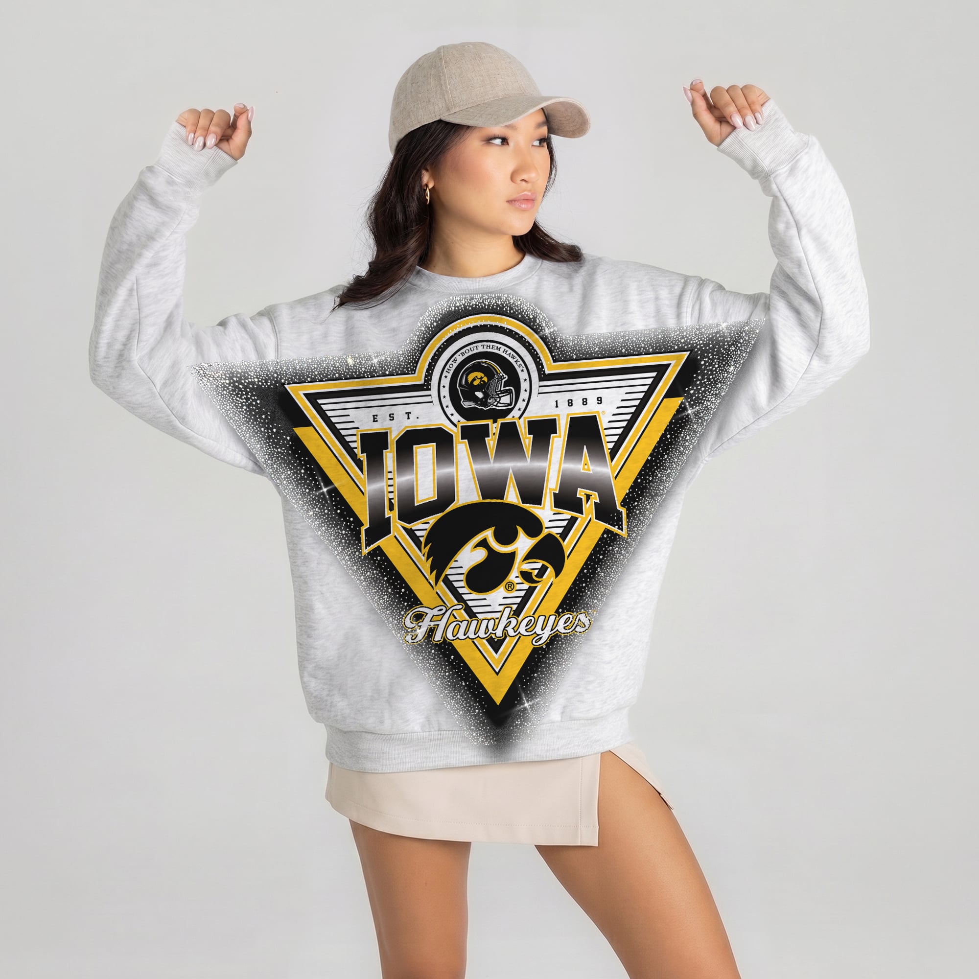 Sweat-shirt oversize en polaire à strass Iowa Hawkeyes Chasing Victory, gris chiné, pour femme, collection Gameday Couture.