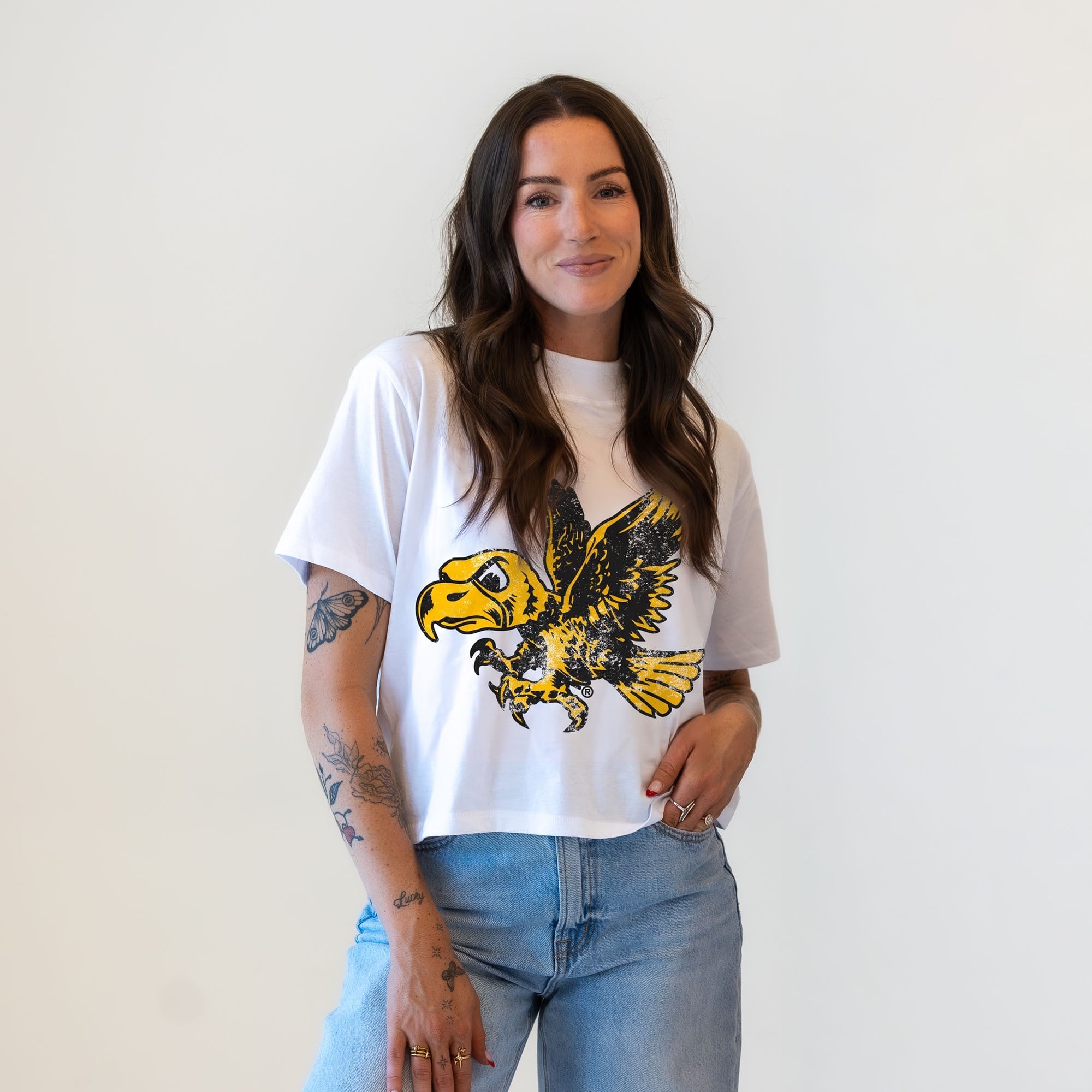 T-shirt blanc Iowa Hawkeyes Vault Mascot pour femmes, idéal les journées de match