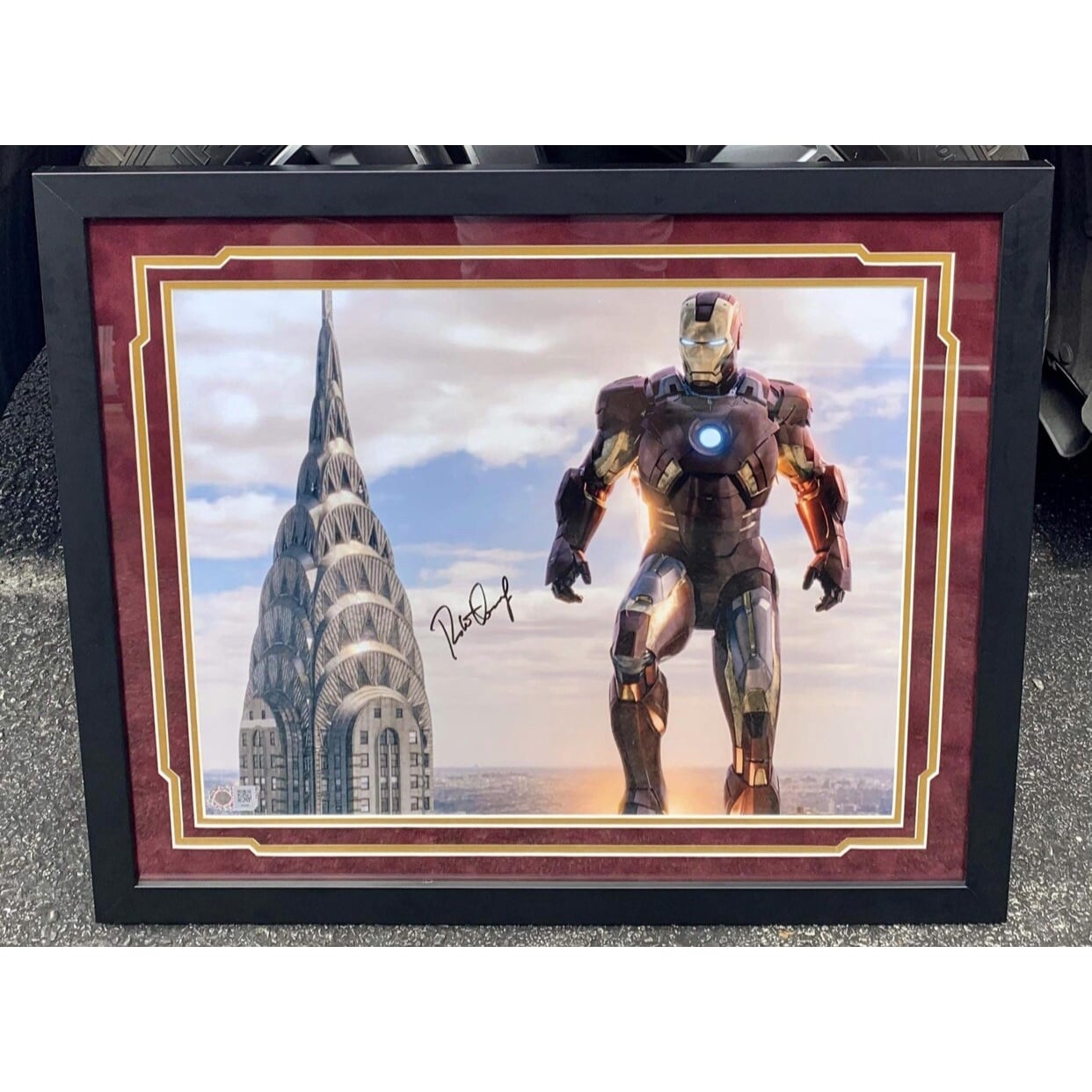 Robert Downey Jr. Signed Iron Man 16x20 The Avengers SWAU JSA LOA 