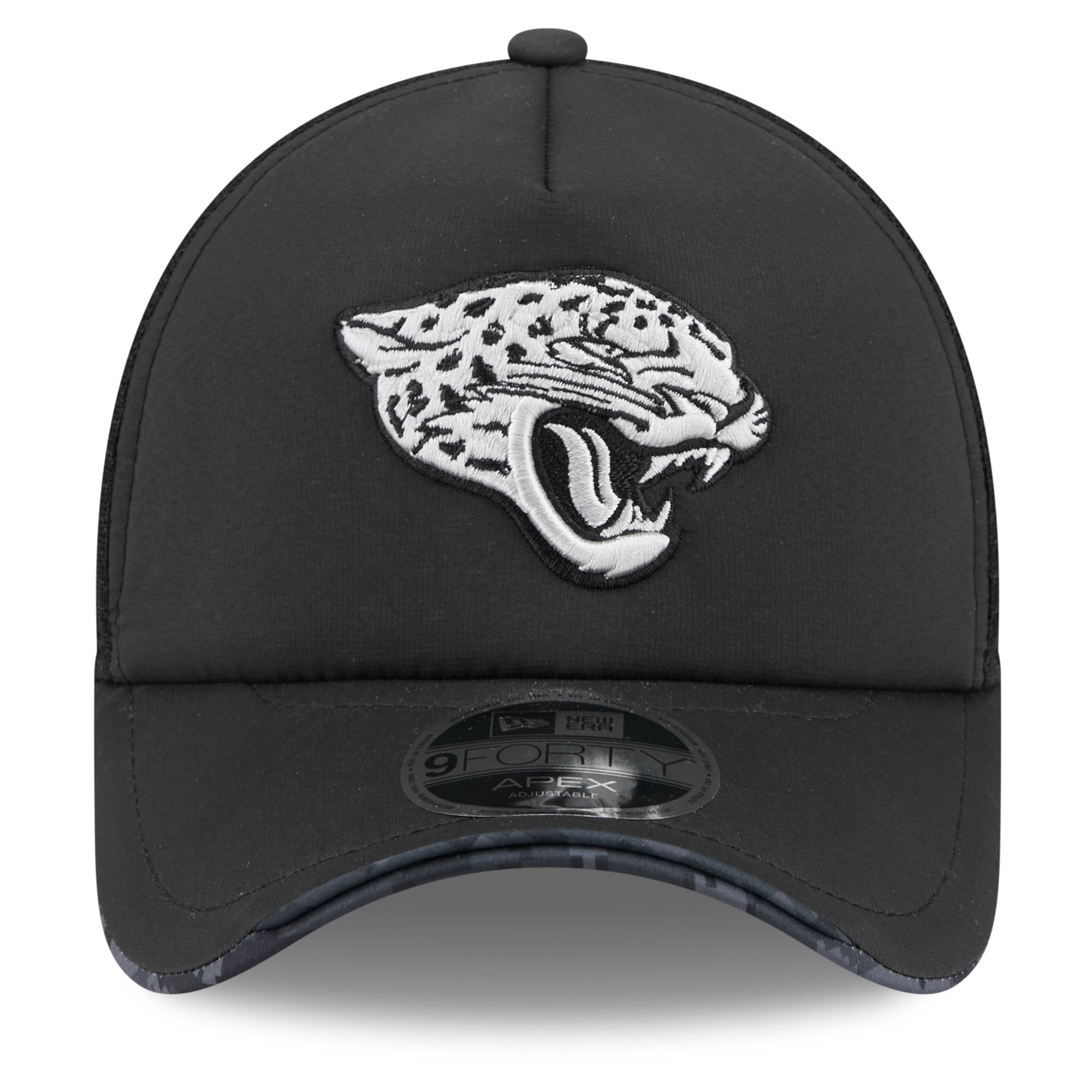 Casquette trucker ajustable New Era Apex 9FORTY noire Jacksonville Jaguars 2026 Salute To Service pour homme