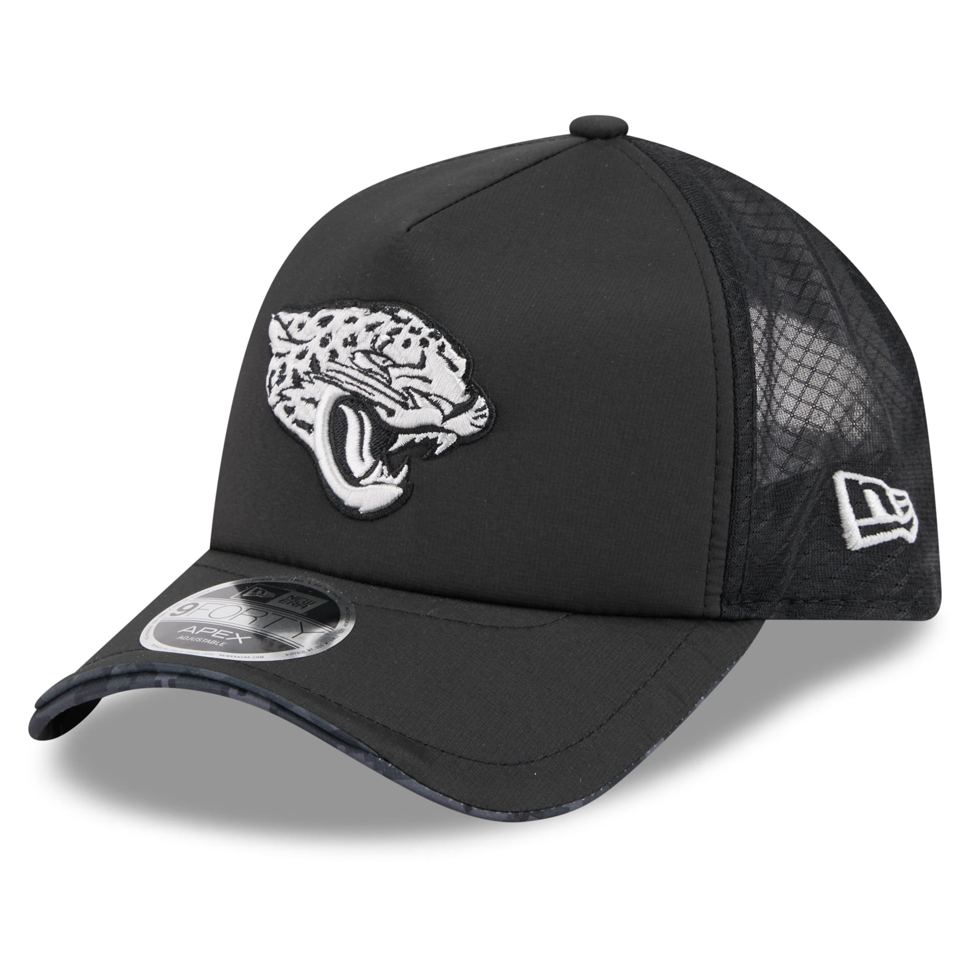 Casquette trucker ajustable New Era Apex 9FORTY noire Jacksonville Jaguars 2026 Salute To Service pour homme