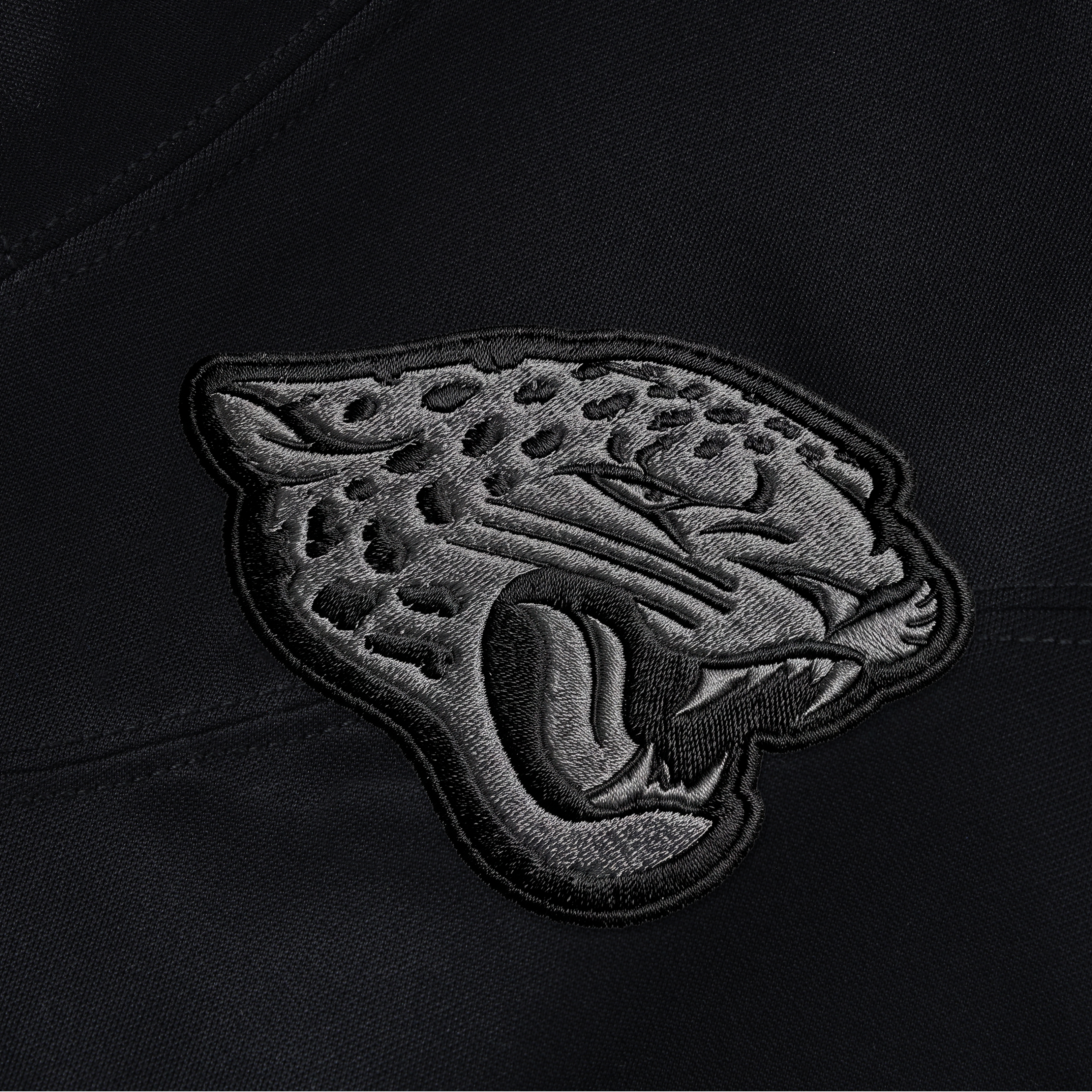 Maillot Nike Trevor Lawrence noir Jacksonville Jaguars 2026 Salute to Service, édition limitée cousue