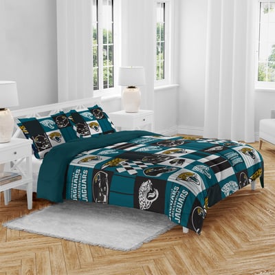 Jacksonville Jaguars Pegasus Patchwork Plaid Three-Piece Full/Queen Bed in a Bag Set