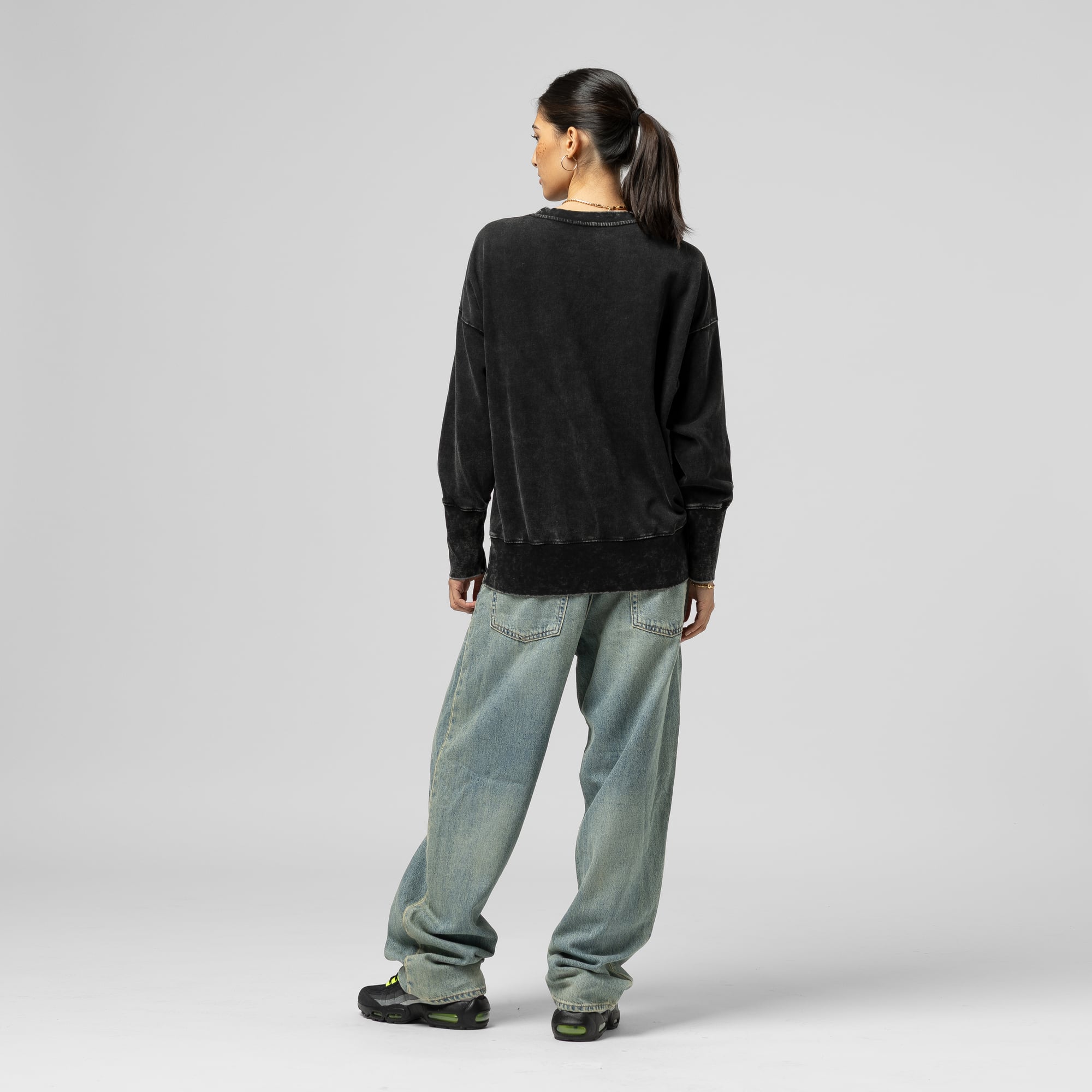 Sweat-shirt ras du cou noir délavé minéral pour femme, Mitchell & Ness, Jacksonville Jaguars