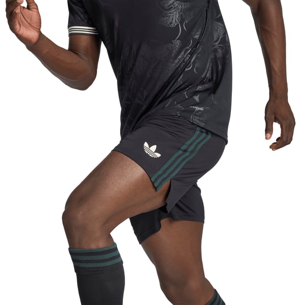 Discounted Juventus Gear On Sale & Clearance | DAZN Official 