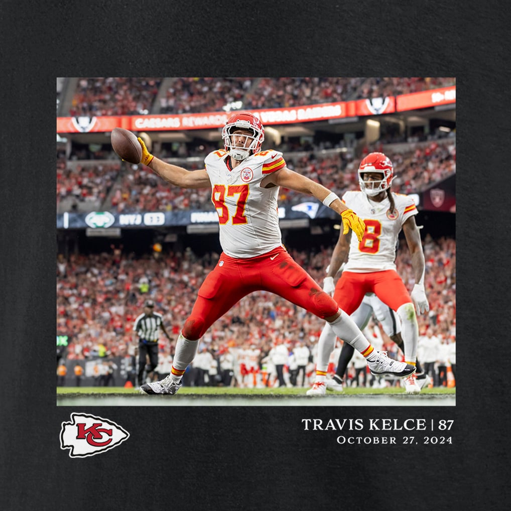 Kansas City Chiefs Travis Kelce Flash Features T-Shirt Week 8 - Black ...