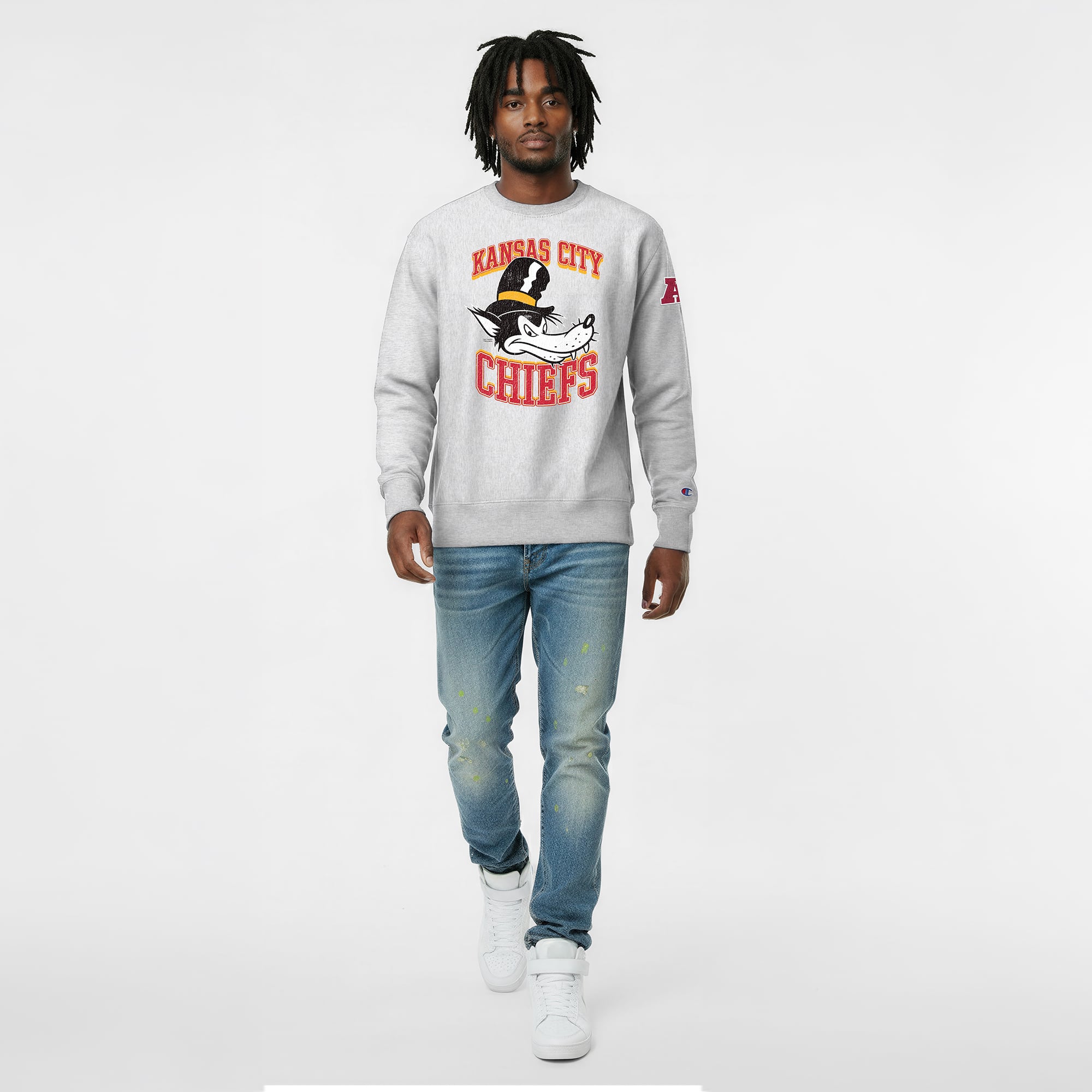 Sweat-shirt homme Disney x Champion gris chiné Kansas City Chiefs Big Bad Wolf Reverse Weave