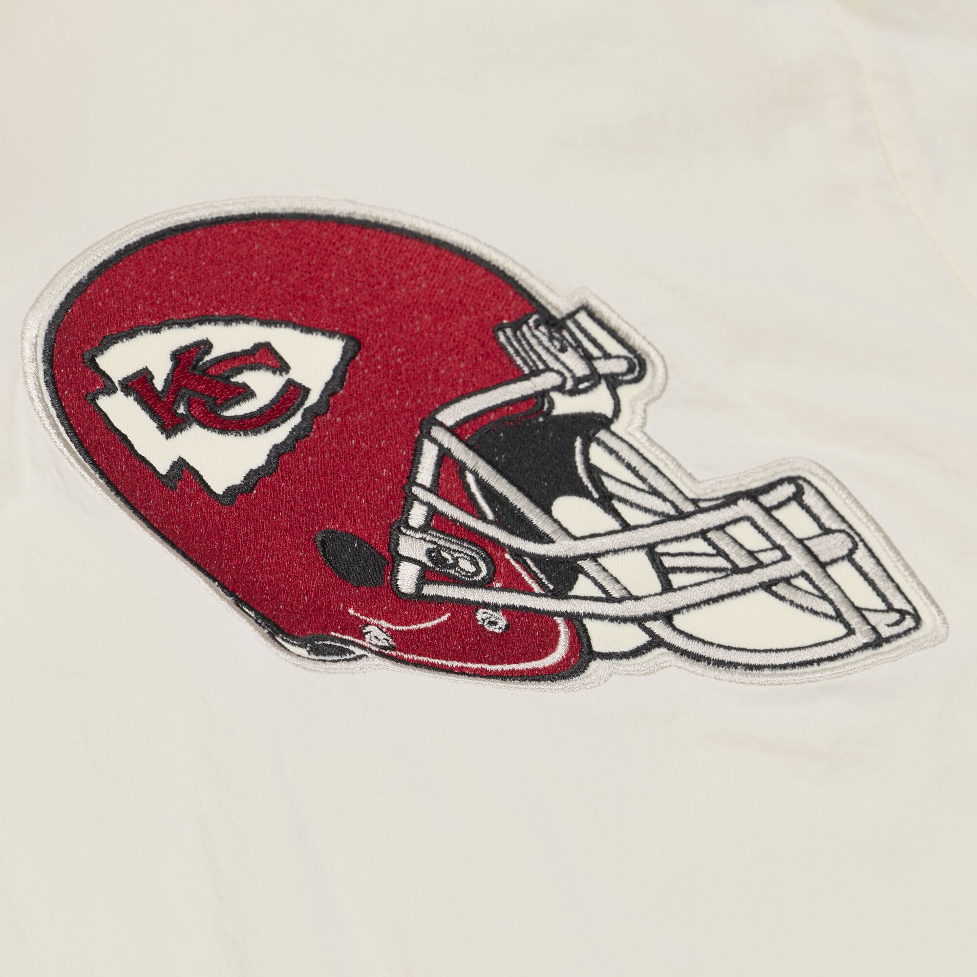 Veste d'entraîneur Mitchell & Ness crème Kansas City Chiefs Retro Roots pour homme