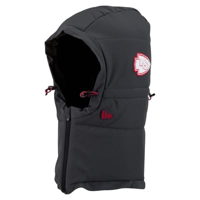 Kansas City Chiefs New Era 2026 Sideline Cold Weather  Adjustable Quilted Hood - Charcoal