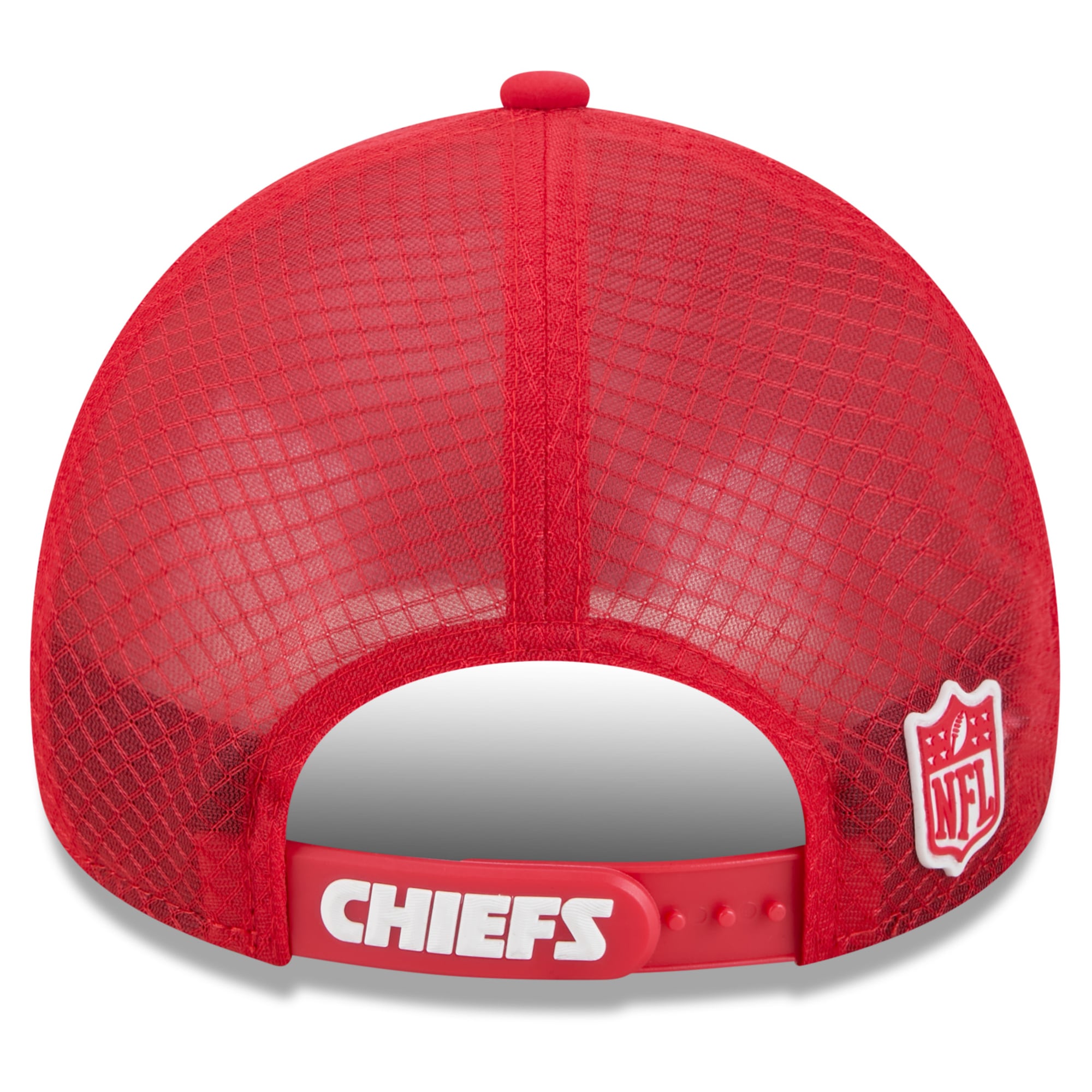 Men's New Era Red Kansas City Chiefs 2026 Sideline Apex 9FORTY Adjustable Trucker Hat