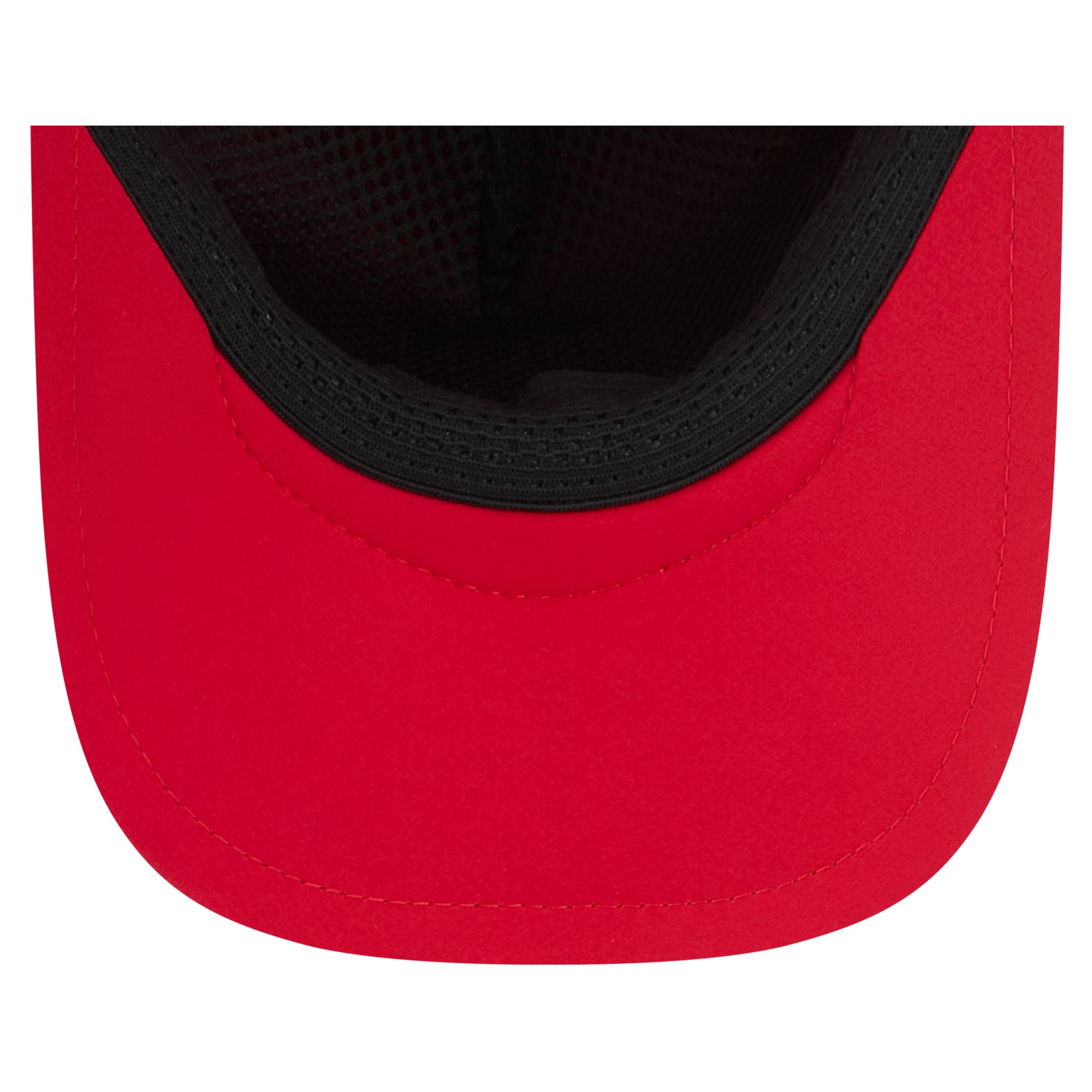 Men's New Era Red Kansas City Chiefs 2026 Sideline Apex 9FORTY Adjustable Trucker Hat