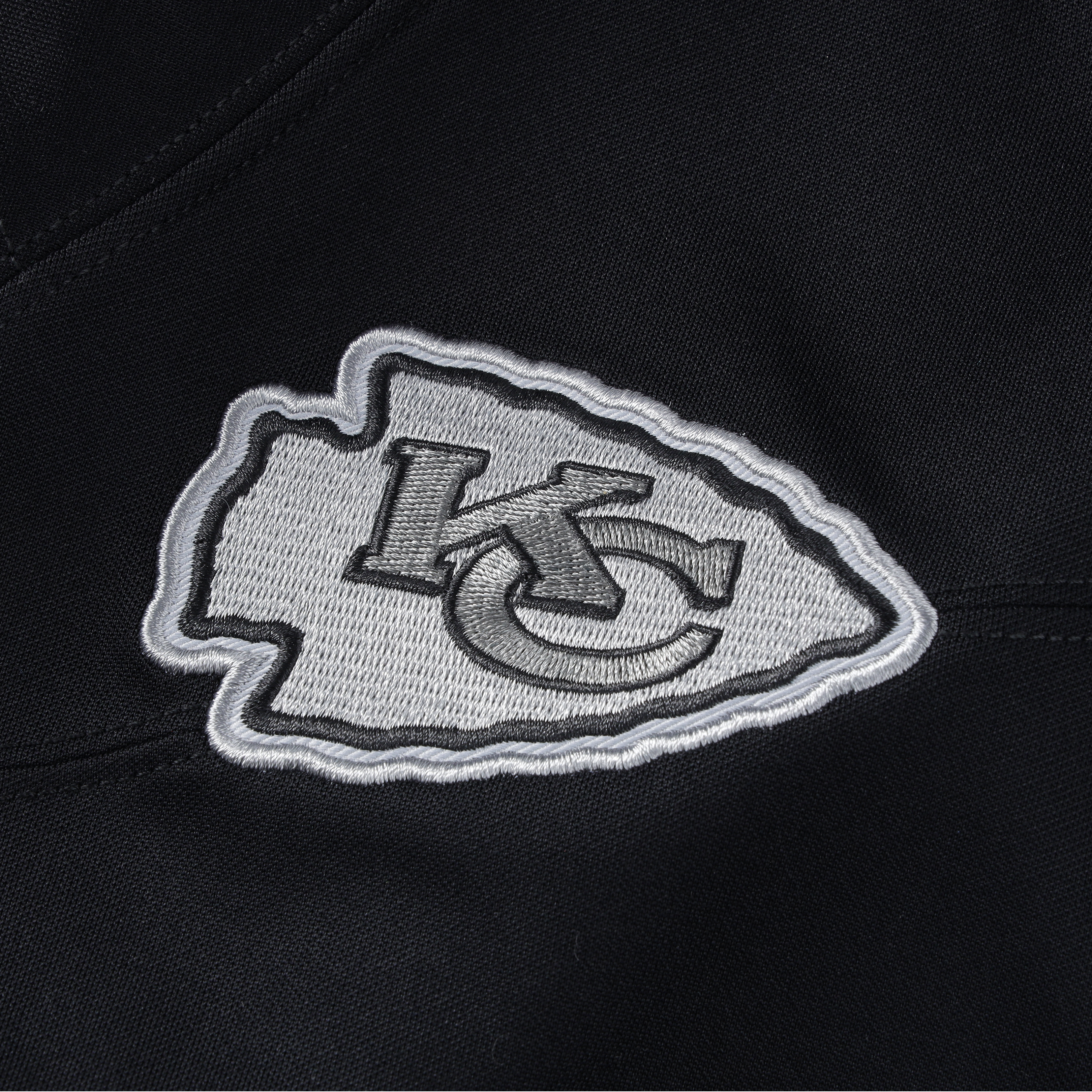 Maillot Nike Patrick Mahomes noir Kansas City Chiefs 2026 Salute to Service, édition limitée cousue