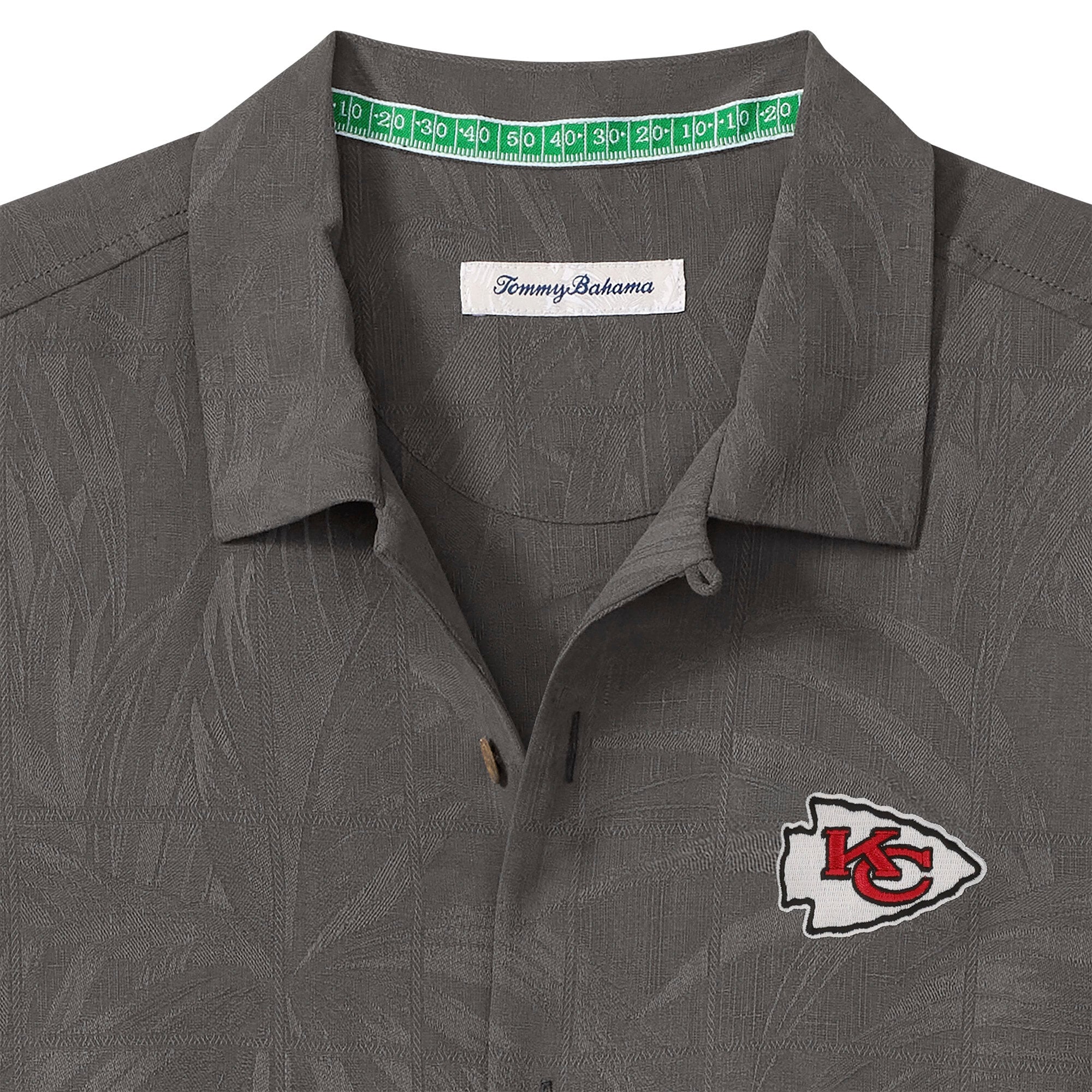 Chemise boutonnée Tommy Bahama grise pour homme Kansas City Chiefs Endzone Paradise IslandZone