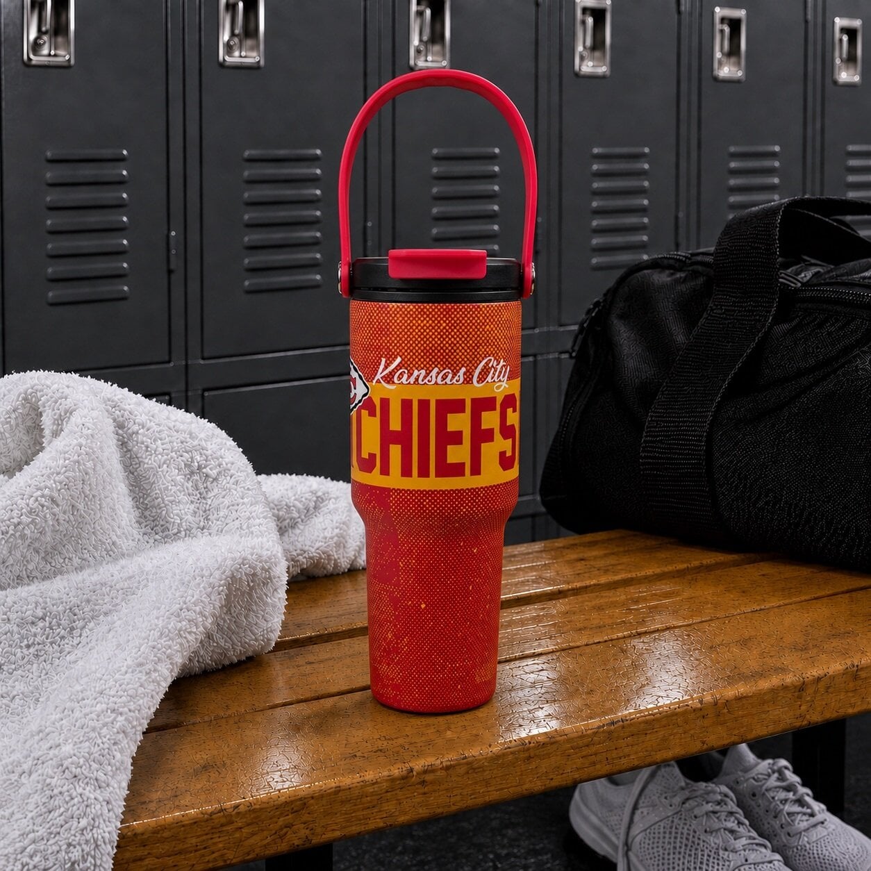 Gourde Pegasus Kansas City Chiefs de 710 ml (24 oz) en acier inoxydable à double bouchon et motif moucheté dégradé