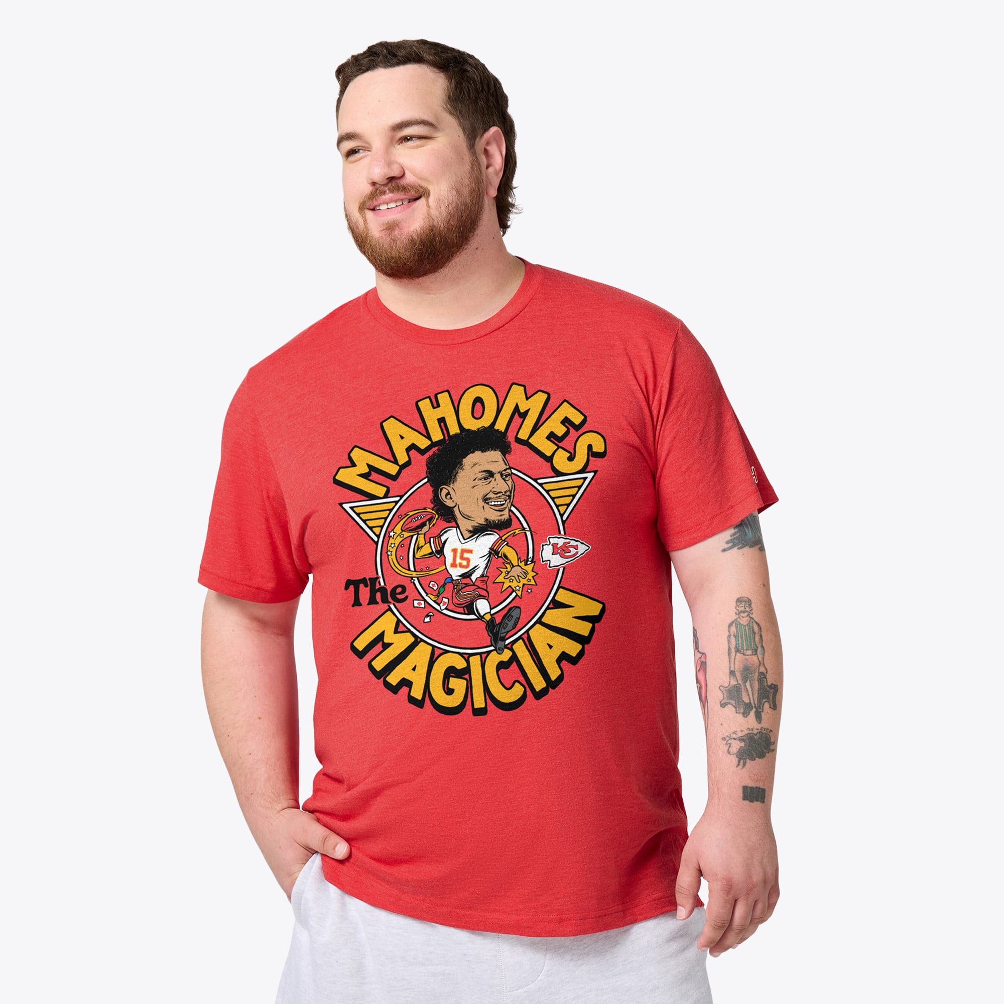 T-shirt unisexe en mélange de trois matières, hommage à Patrick Mahomes, joueur des Kansas City Chiefs, rouge, caricature du