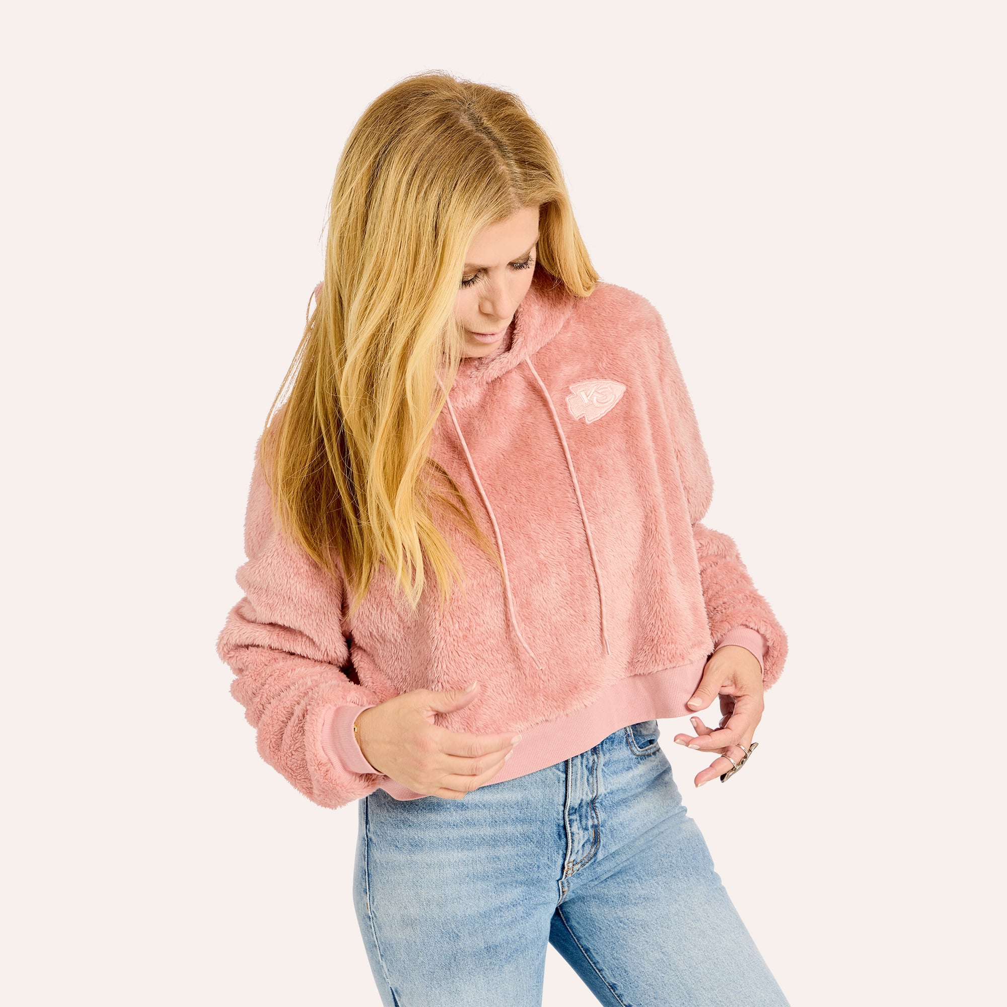Women's by Jill Martin Pink Kansas City Chiefs Tonal Sherpa Cropped Hoodie