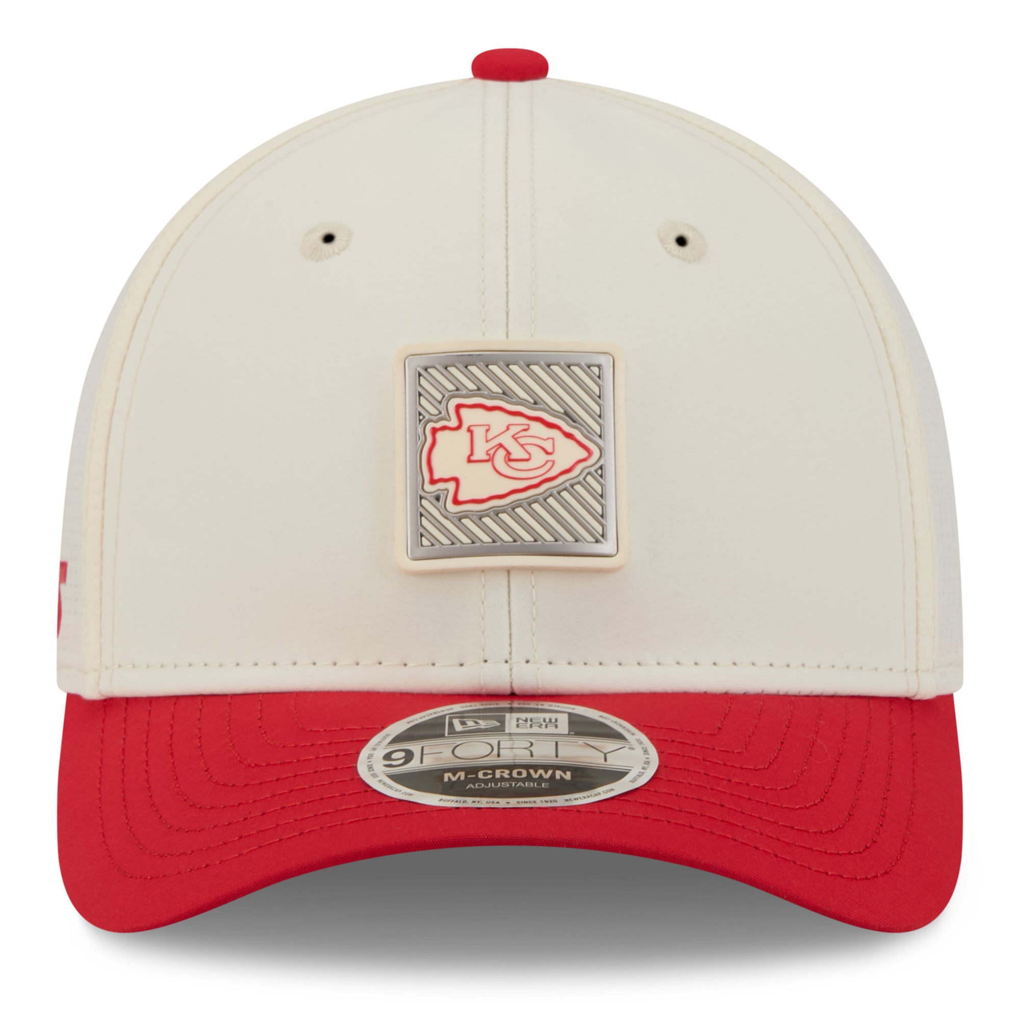 Casquette ajustable New Era crème/rouge Kansas City Chiefs 2026 Training Camp 9FORTY M-Crown pour jeunes
