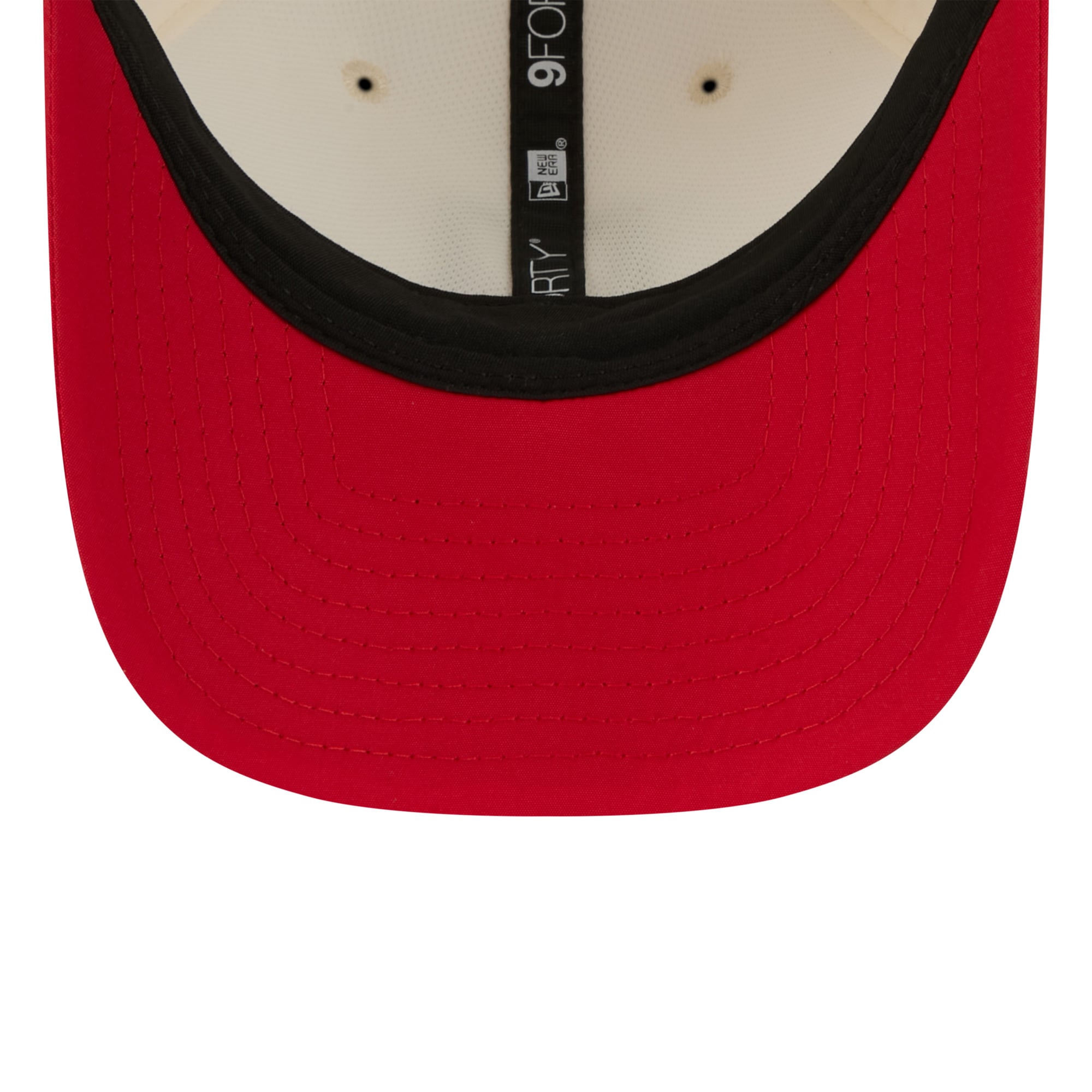 Casquette ajustable New Era crème/rouge Kansas City Chiefs 2026 Training Camp 9FORTY M-Crown pour jeunes