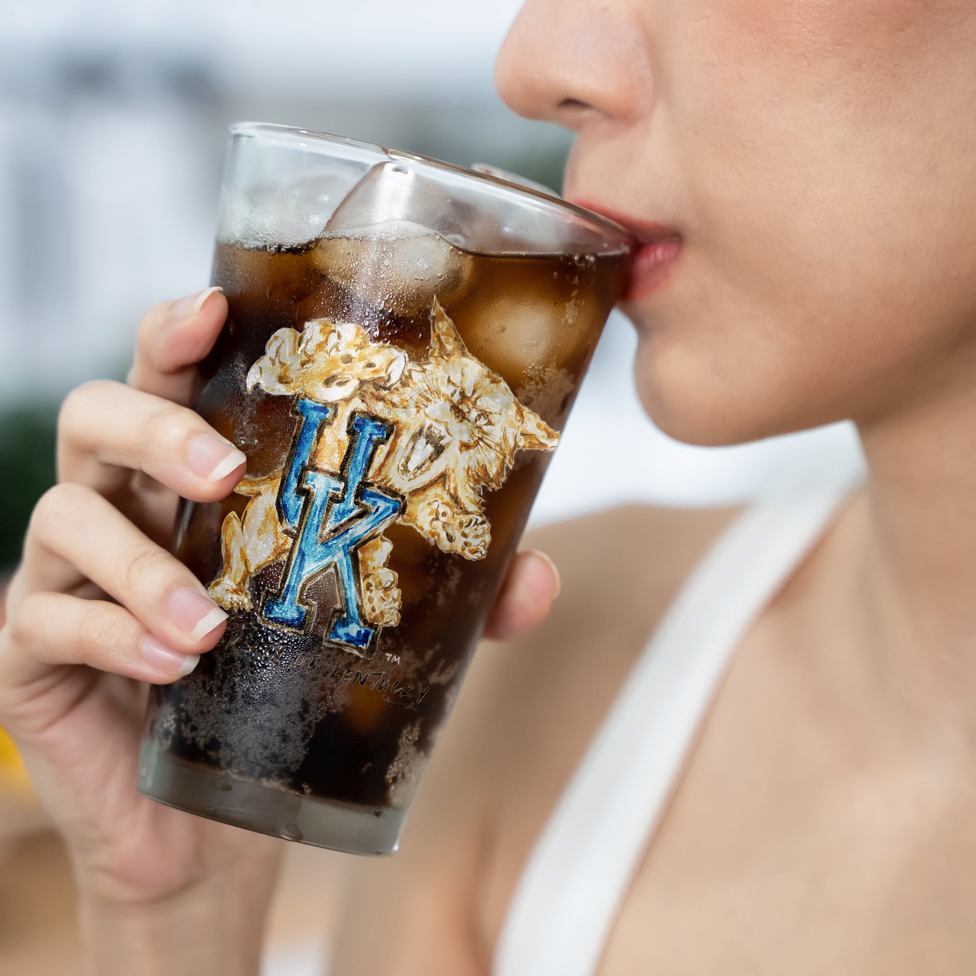 Ensemble de 2 verres à bière à l'effigie de la mascotte Laura Wilcox, les Wildcats du Kentucky d'Indigo Falls