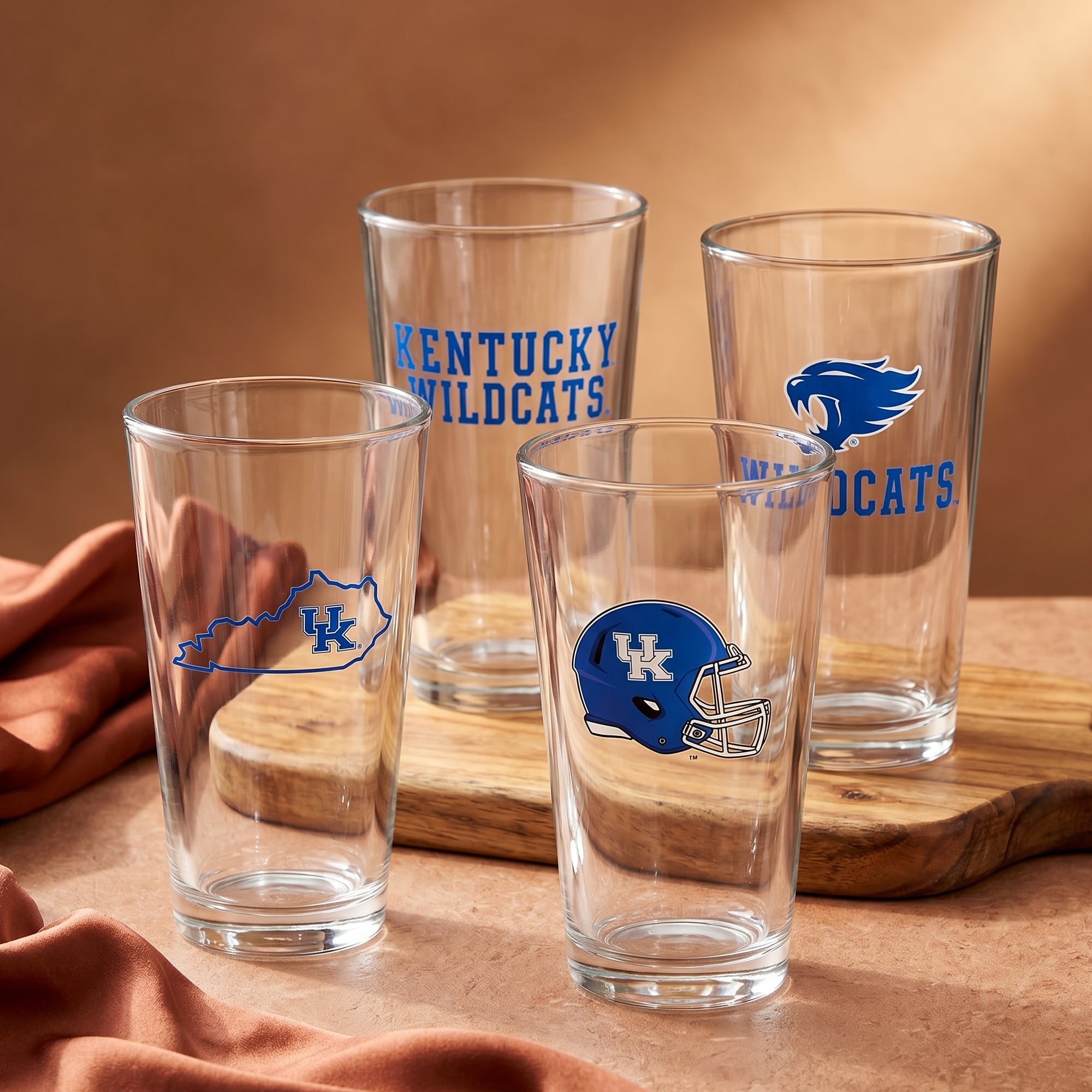 Ensemble de quatre verres à bière de collection Kentucky Wildcats de 473 ml (16 oz).