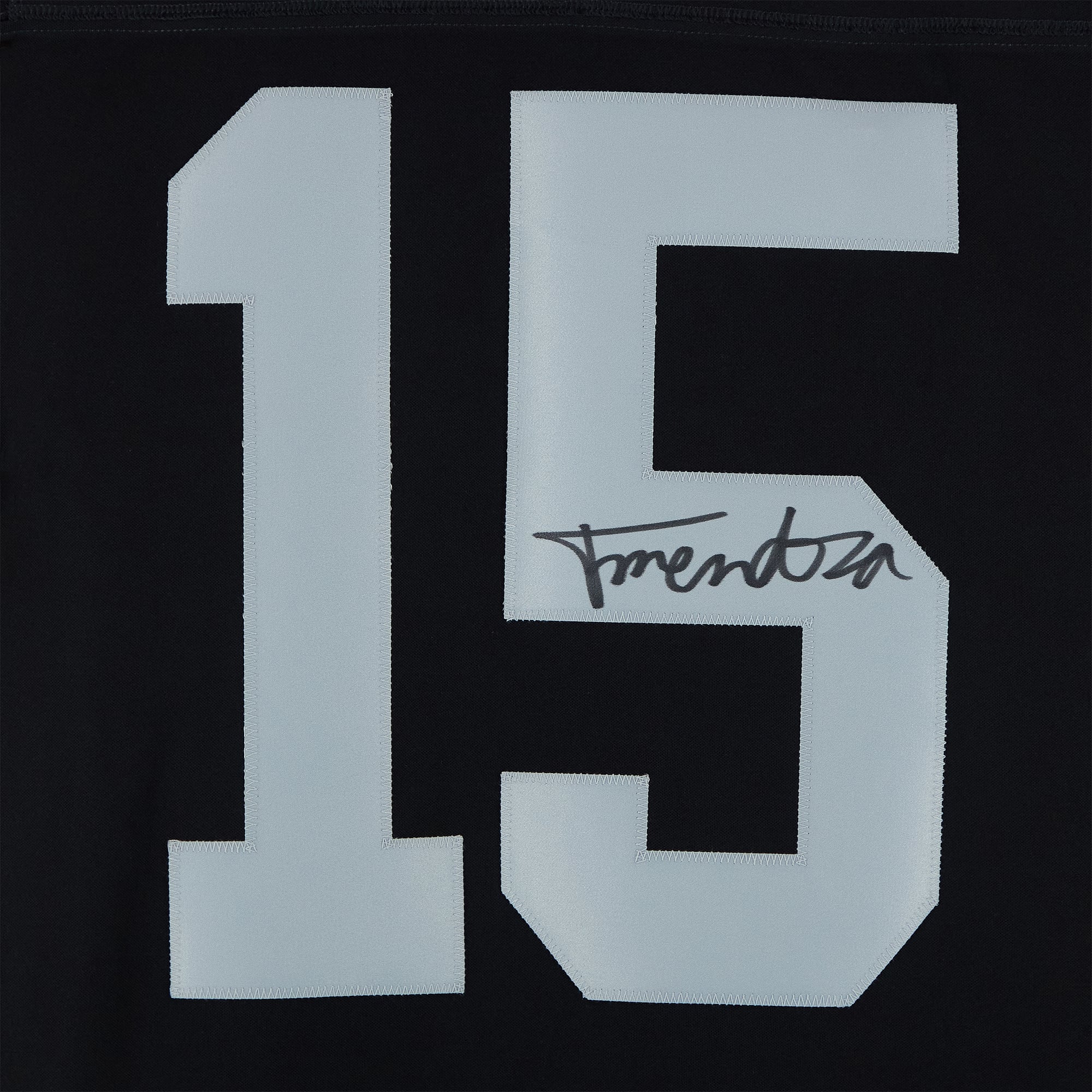 Maillot Nike noir en édition limitée autographié par Fernando Mendoza des Raiders de Las Vegas