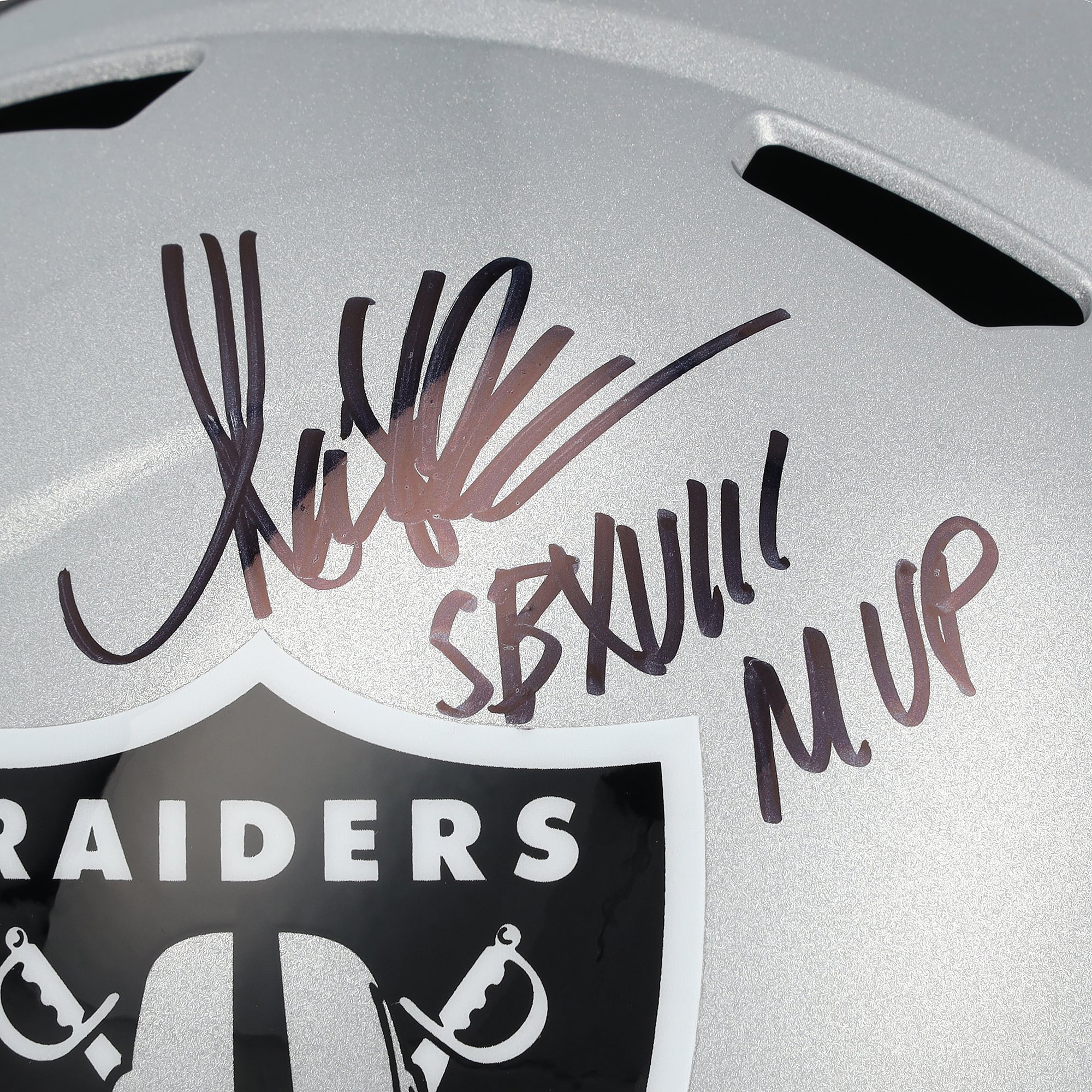 Casque réplique Riddell Speed ​​autographié par Marcus Allen des Raiders de Las Vegas avec inscription « SB XVIII MVP »