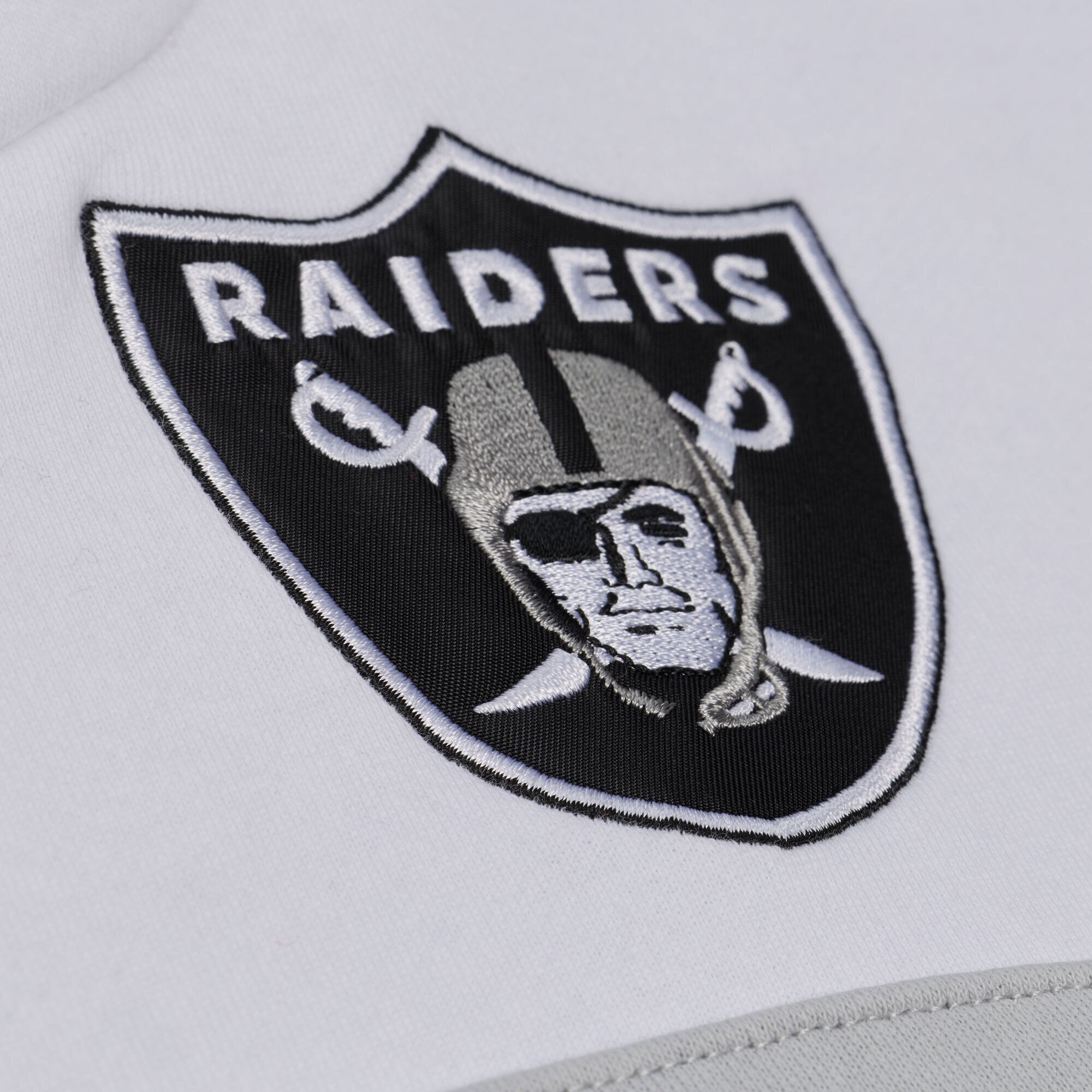 Sweat à capuche noir Mitchell & Ness pour homme, modèle entraîneur-chef des Raiders de Las Vegas