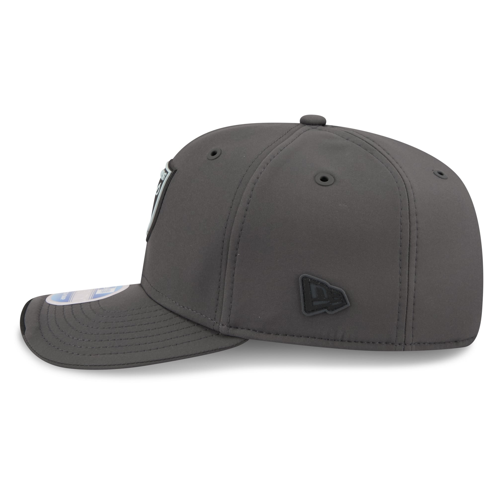 Casquette ajustable New Era anthracite Las Vegas Raiders 2026 Sideline pour temps froid 9SEVENTY