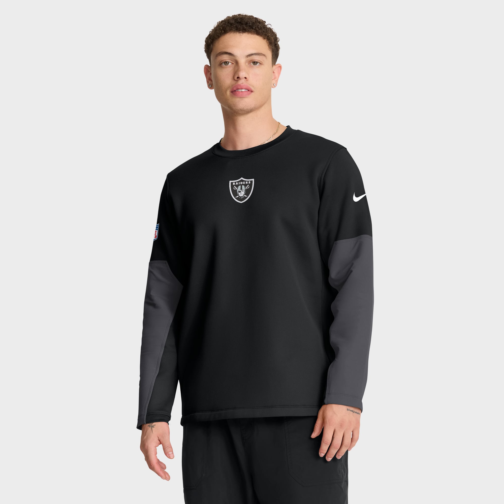 Men's Nike Silver Las Vegas Raiders Sideline Coaches Midweight Therma-FIT Crew Pullover