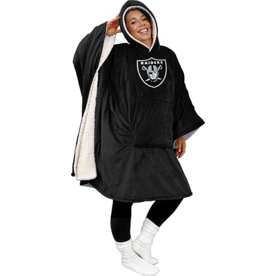 Las Vegas Raiders Pegasus Team 50" x 70" Bloncho Sherpa Fan Cape