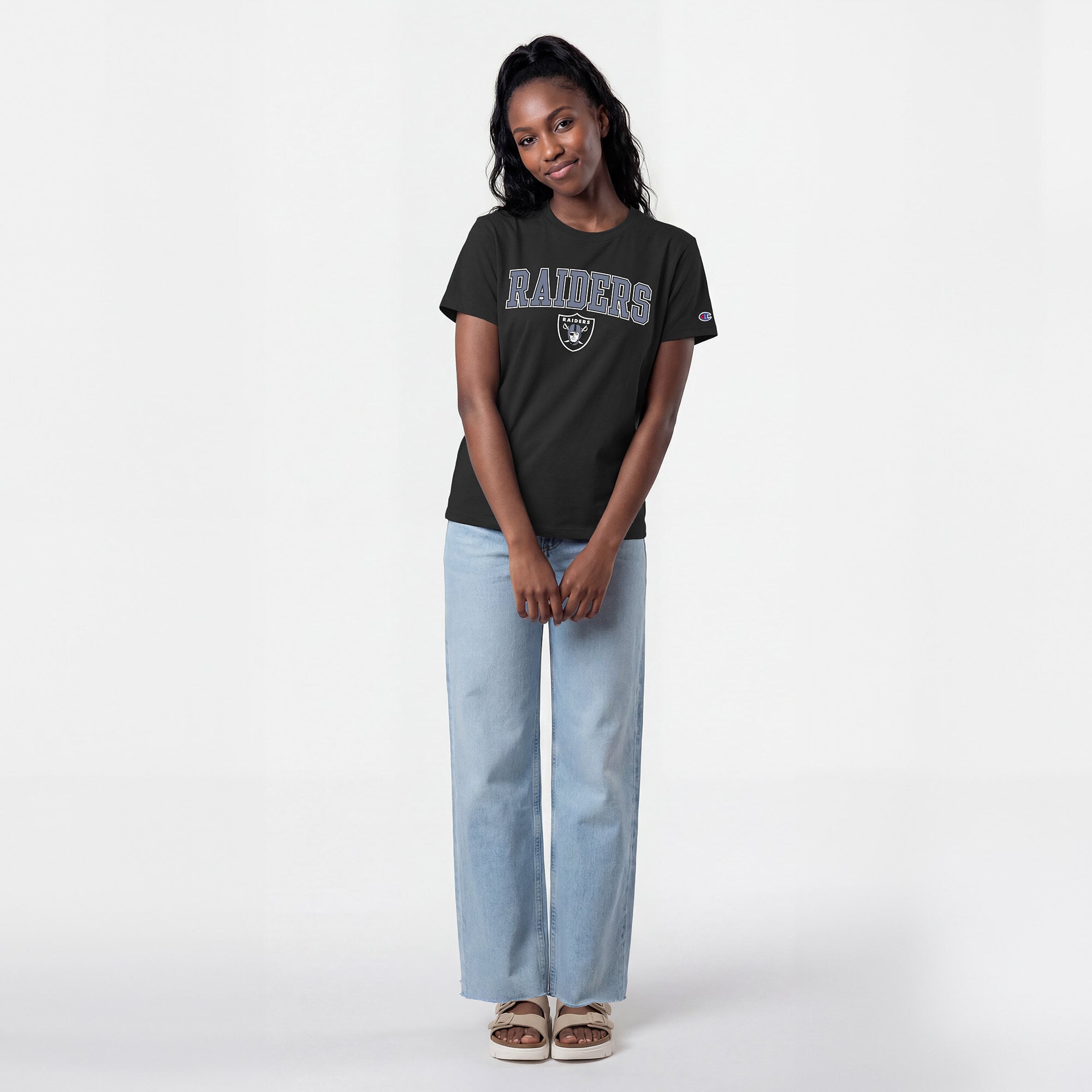 T-shirt Champion noir pour femmes avec logo arqué des Las Vegas Raiders