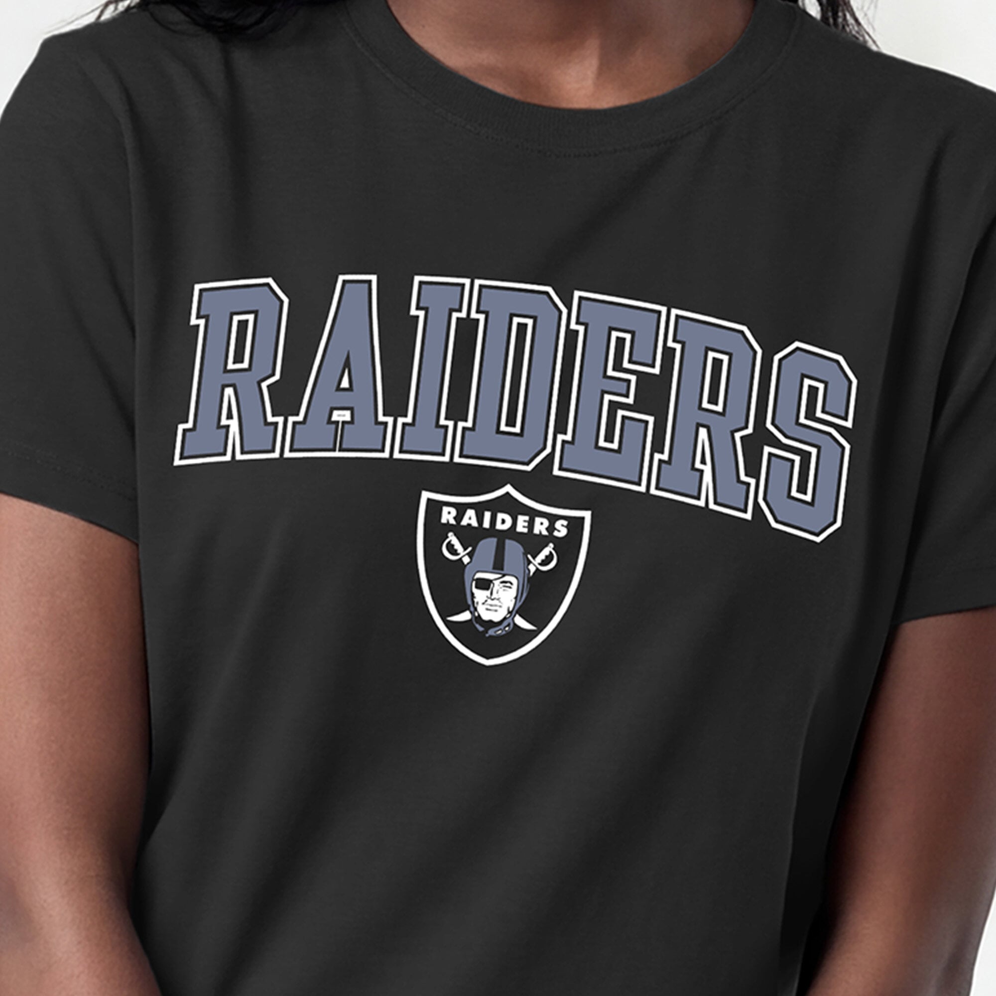 T-shirt Champion noir pour femmes avec logo arqué des Las Vegas Raiders