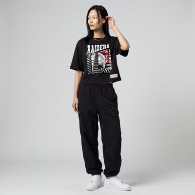  Las Vegas Raiders Mitchell & Ness Women's Street Graphic Boxy Cropped T-Shirt - Black