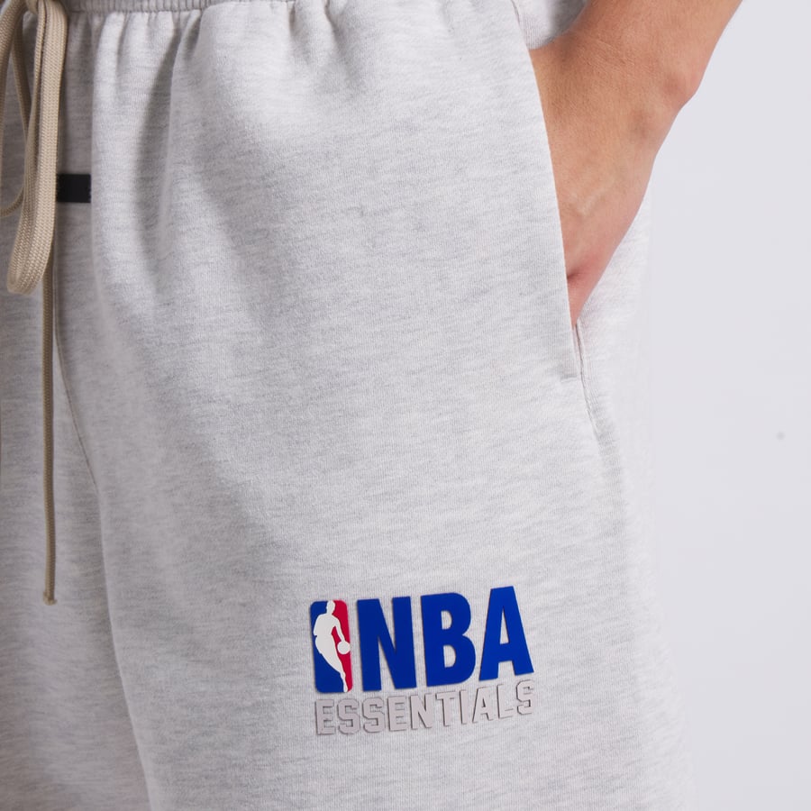 NBA x Fear Of God Essentials スウェット ショートパンツ - ユニセックス