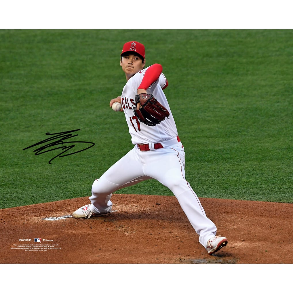 大谷翔平 ロサンゼルス・エンゼルス 直筆サイン入り16インチ×20 大谷翔平 のエンジェルス時代サイン入り写真。Ａ４サイズ