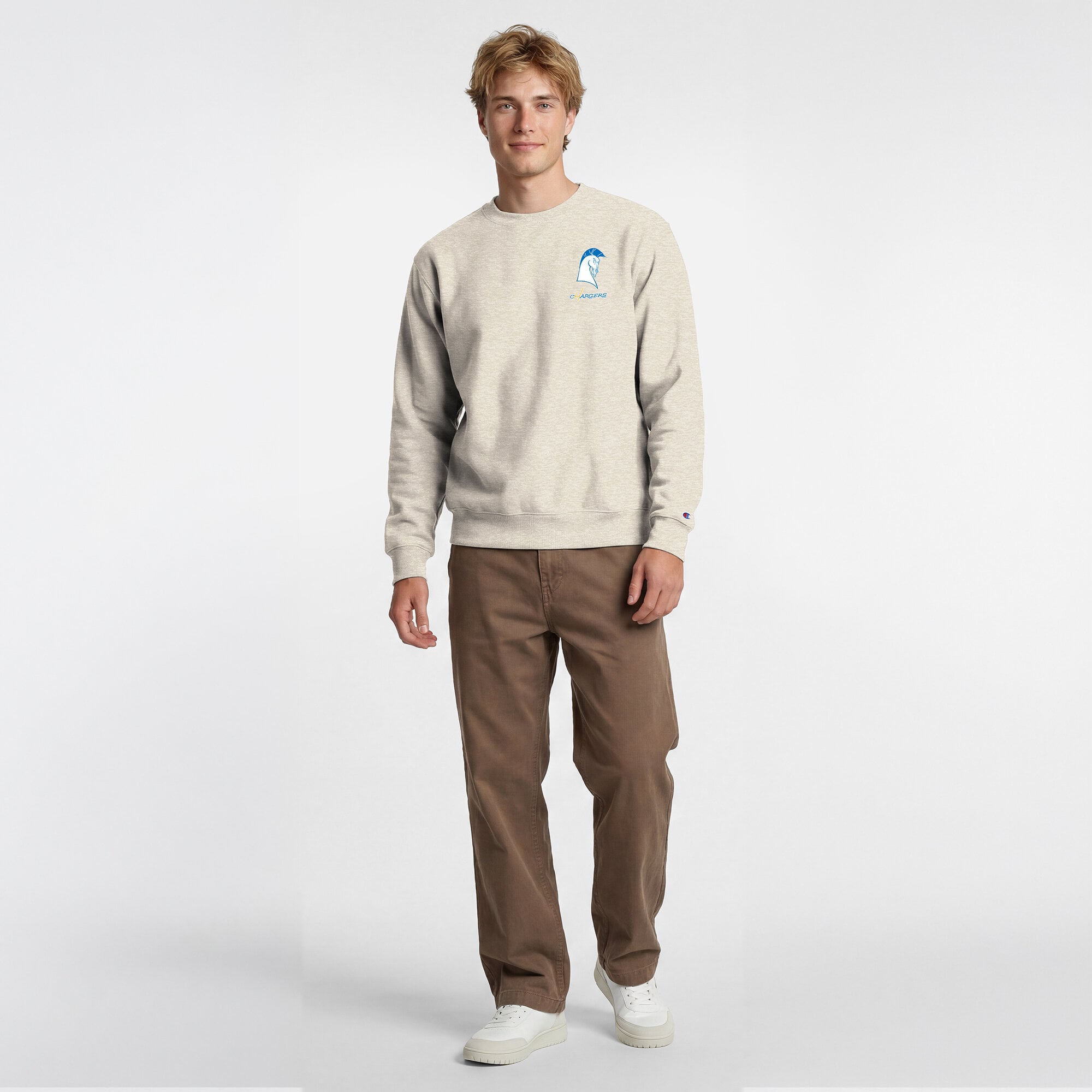 Sweat-shirt à col rond pour homme Disney x Champion couleur avoine Los Angeles Chargers Powerblend, poitrine gauche, dos.